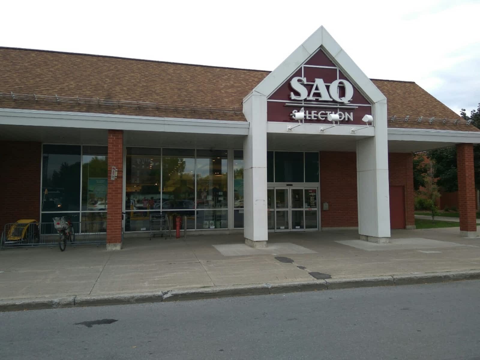 SAQ Sélection Opening Hours 44, Place du Commerce, Verdun, QC