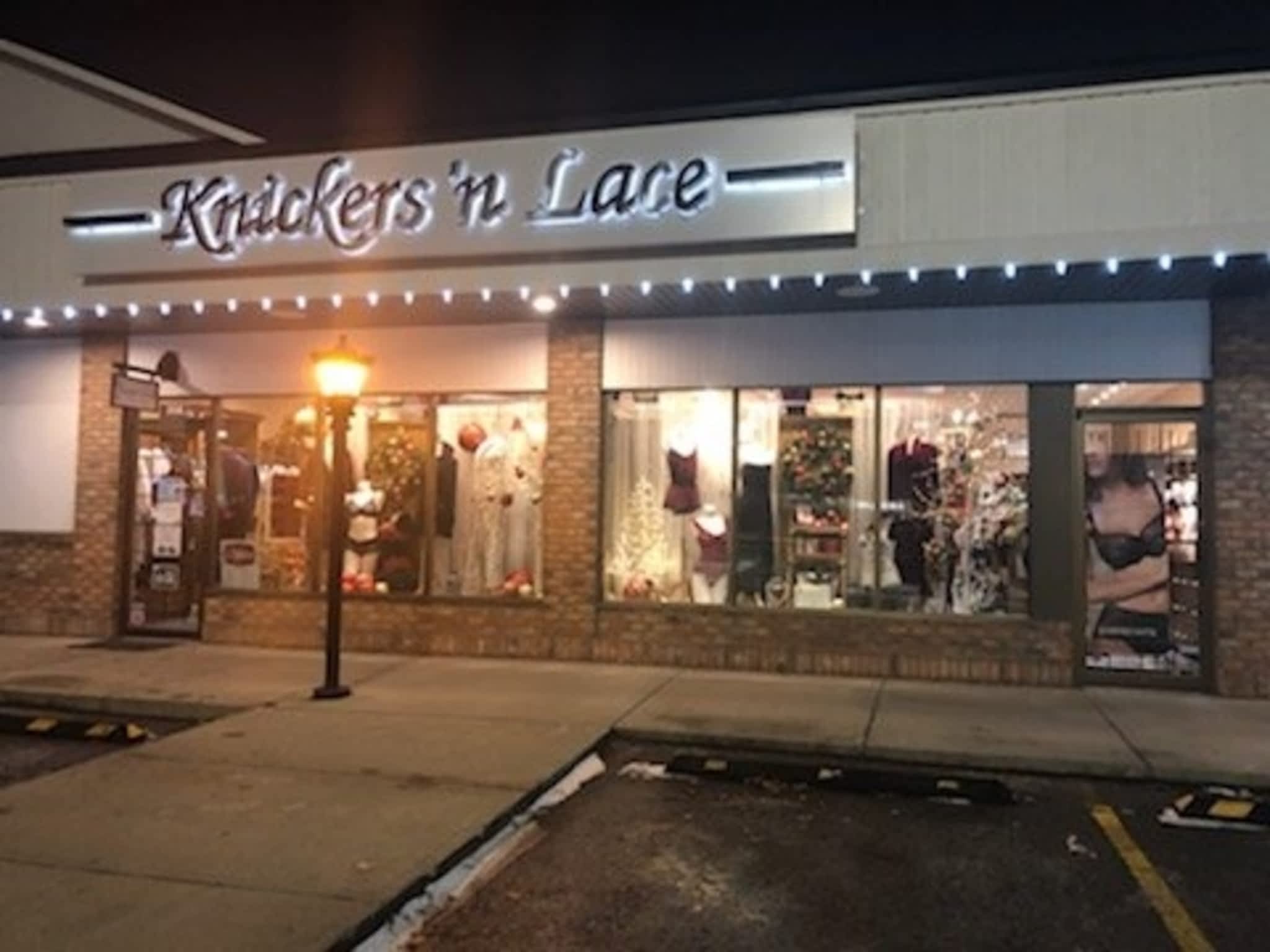 photo Knickers 'n Lace