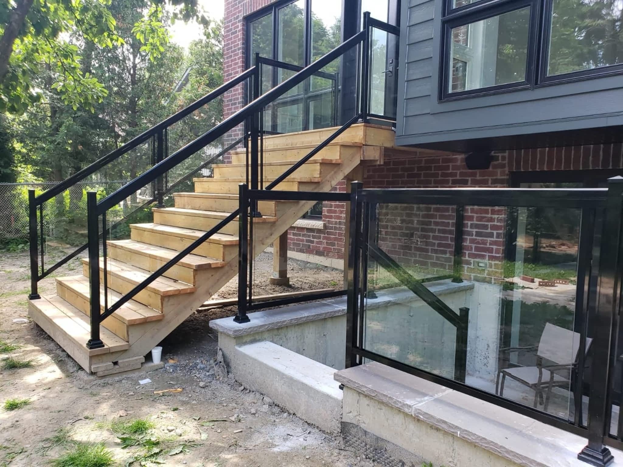 photo TG Aluminum Railings Inc