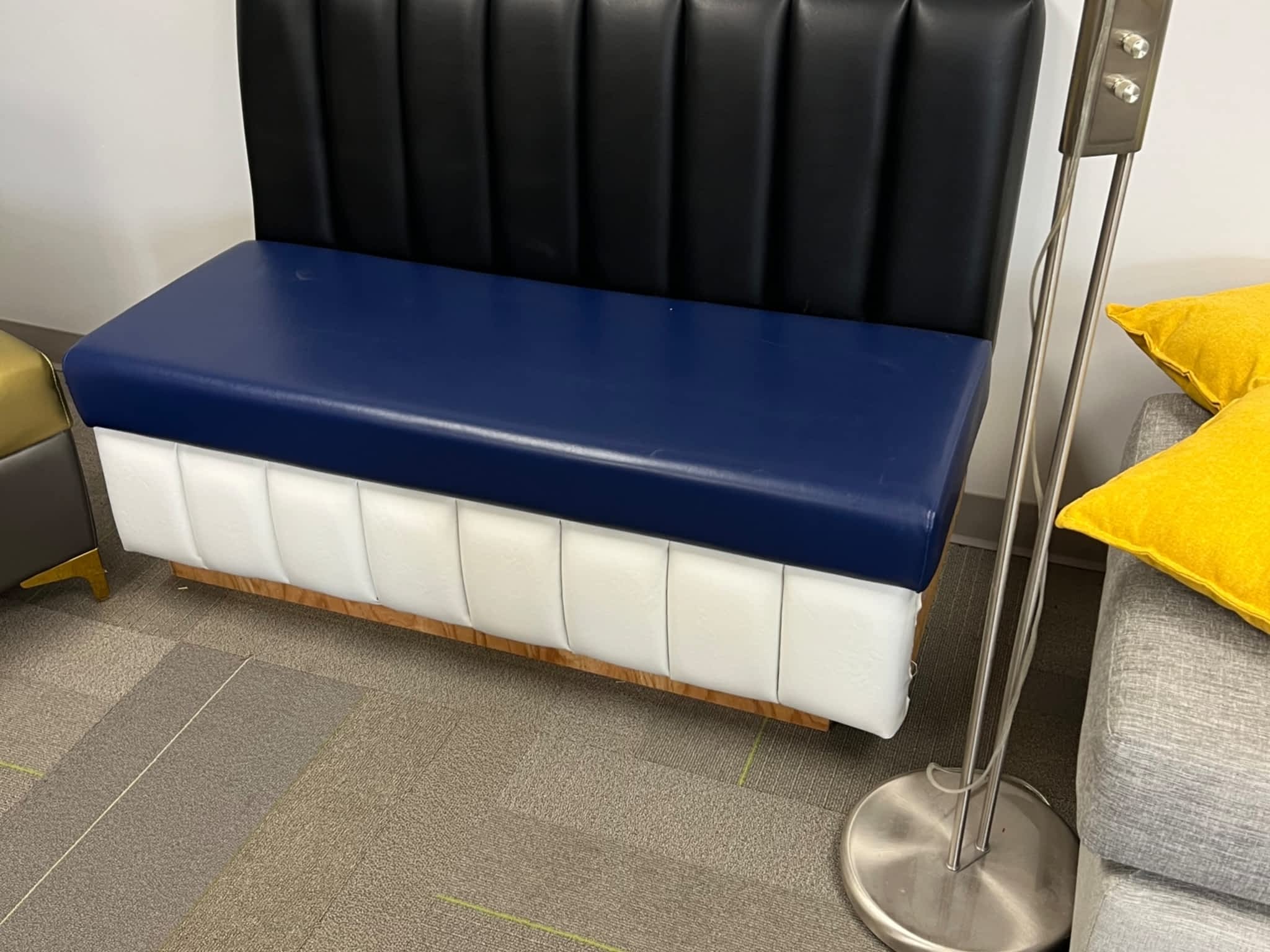 photo Caravel Custom Upholstery 