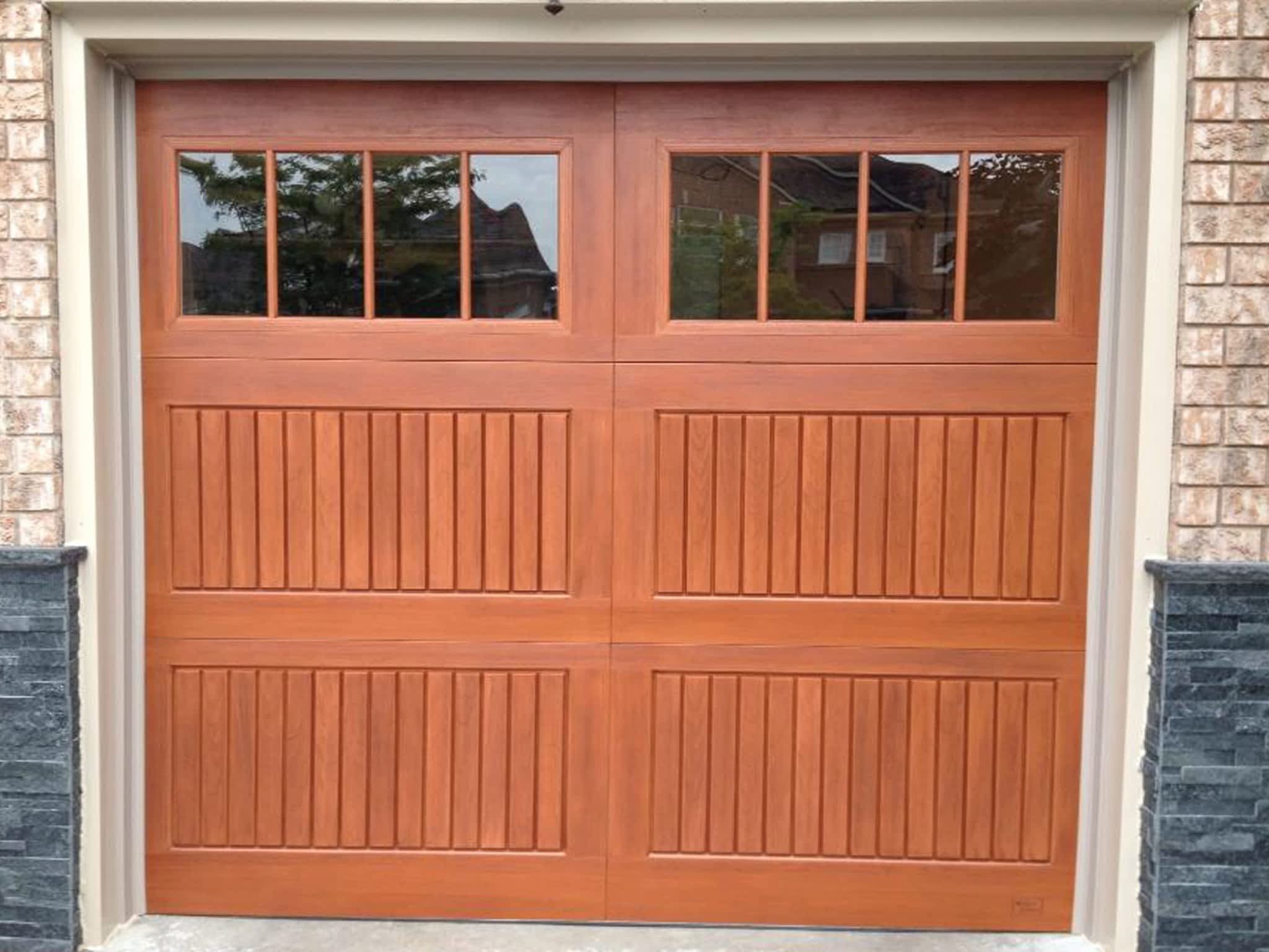 photo Junior's Garage Doors