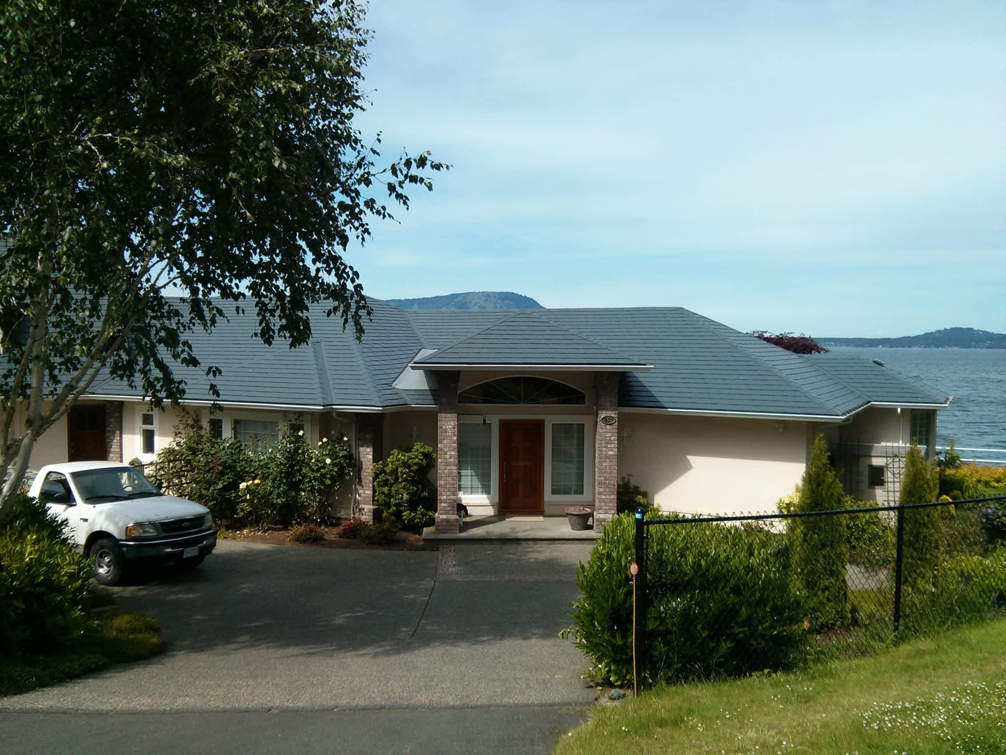 photo Canwest Roofing