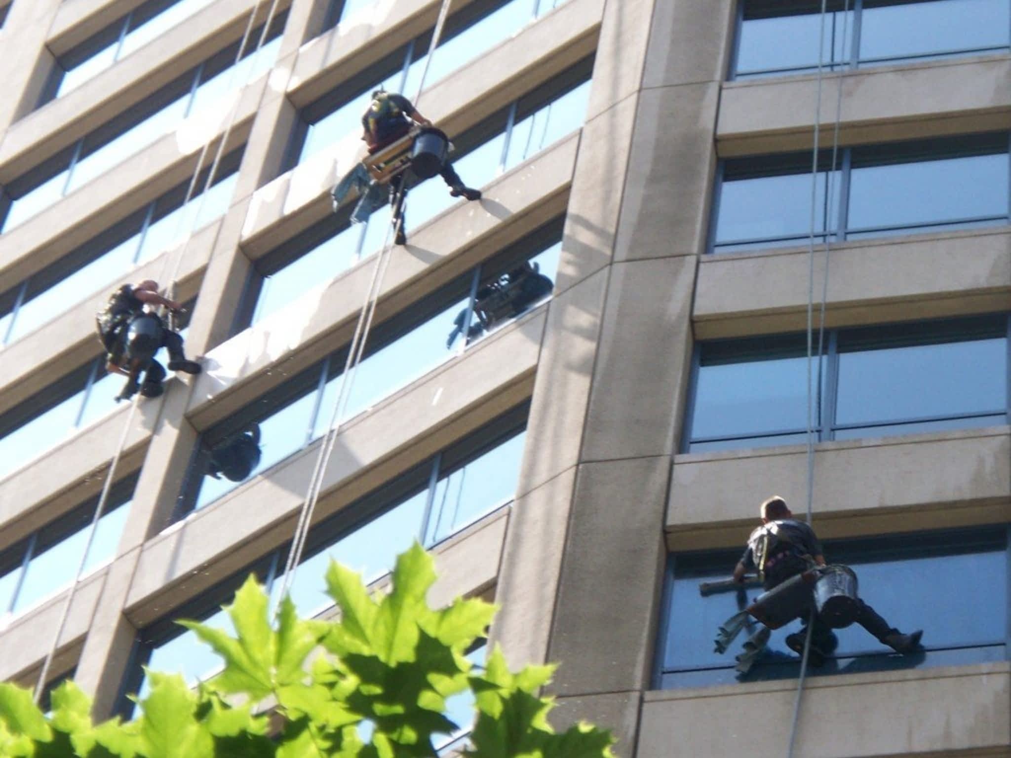 photo Squeeky Clean Window Washing and Eavestrough Cleaning