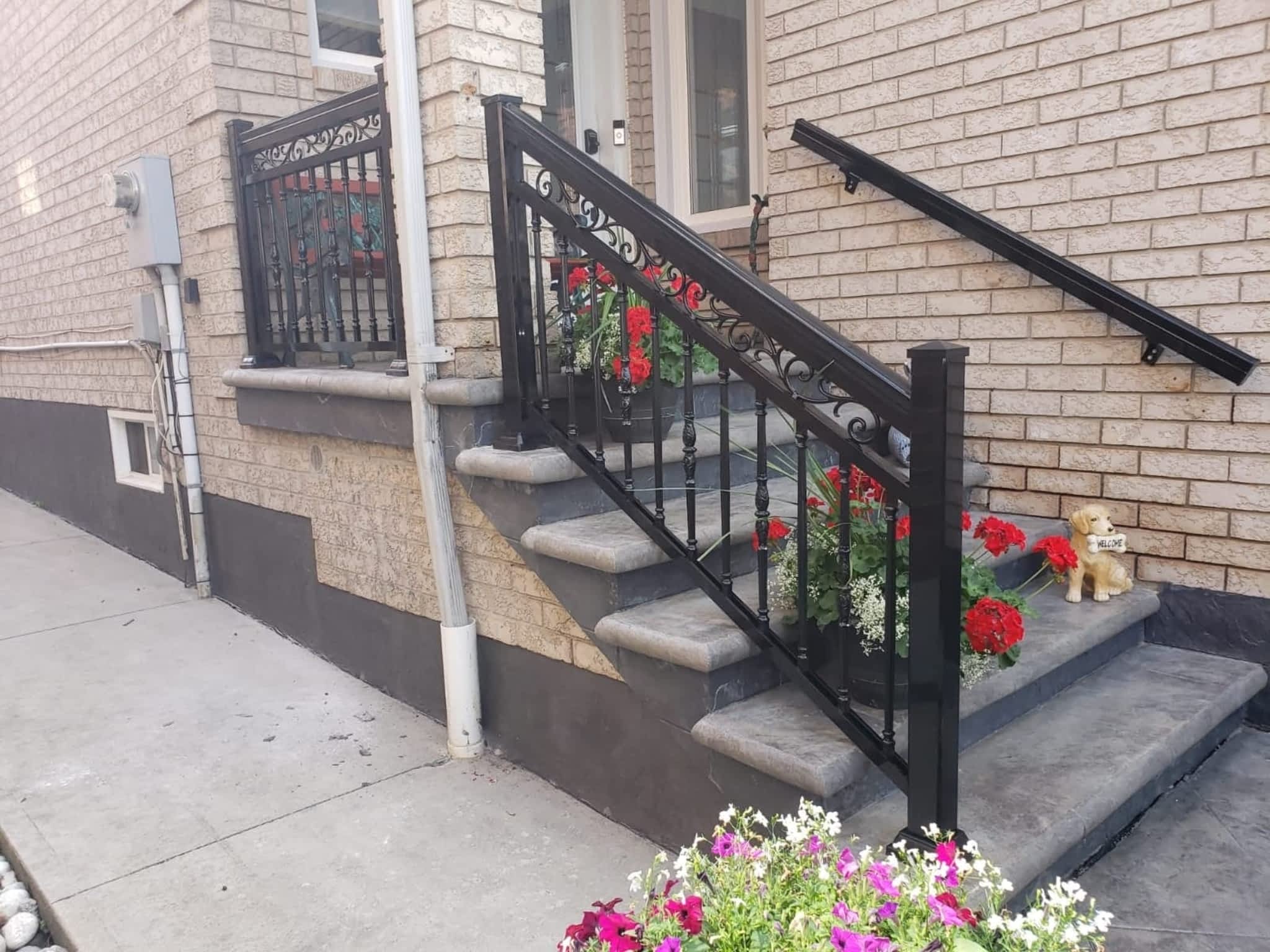 photo TG Aluminum Railings Inc