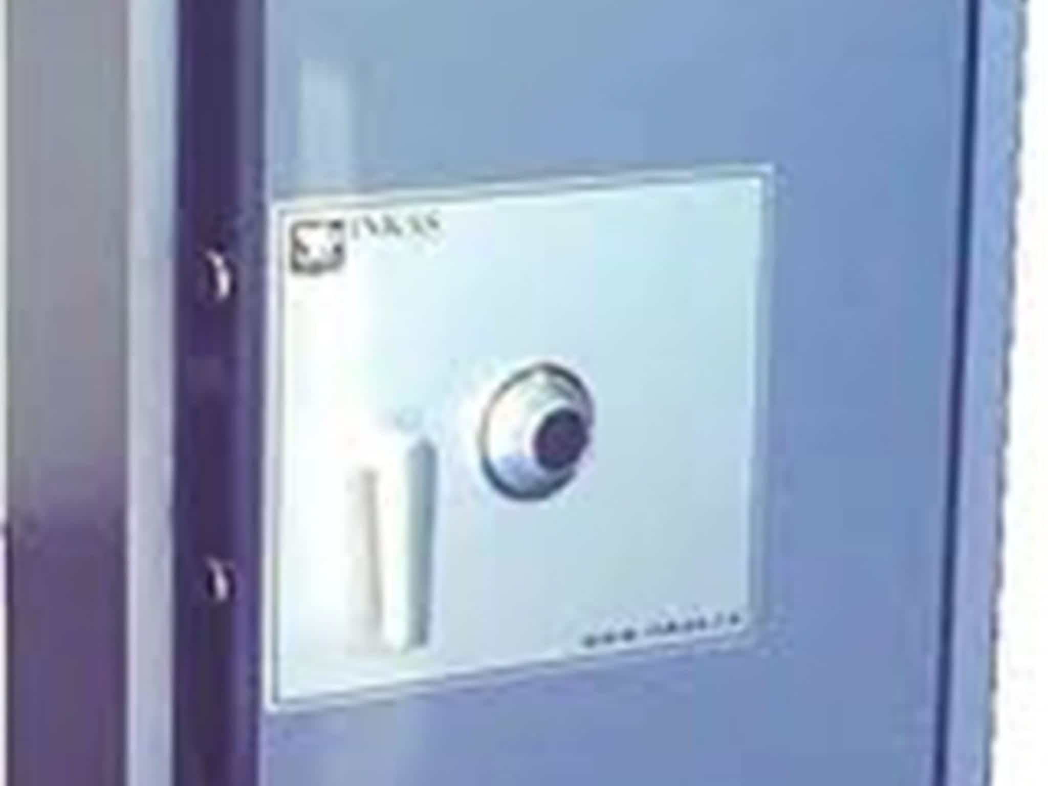 photo Lockhart's Security