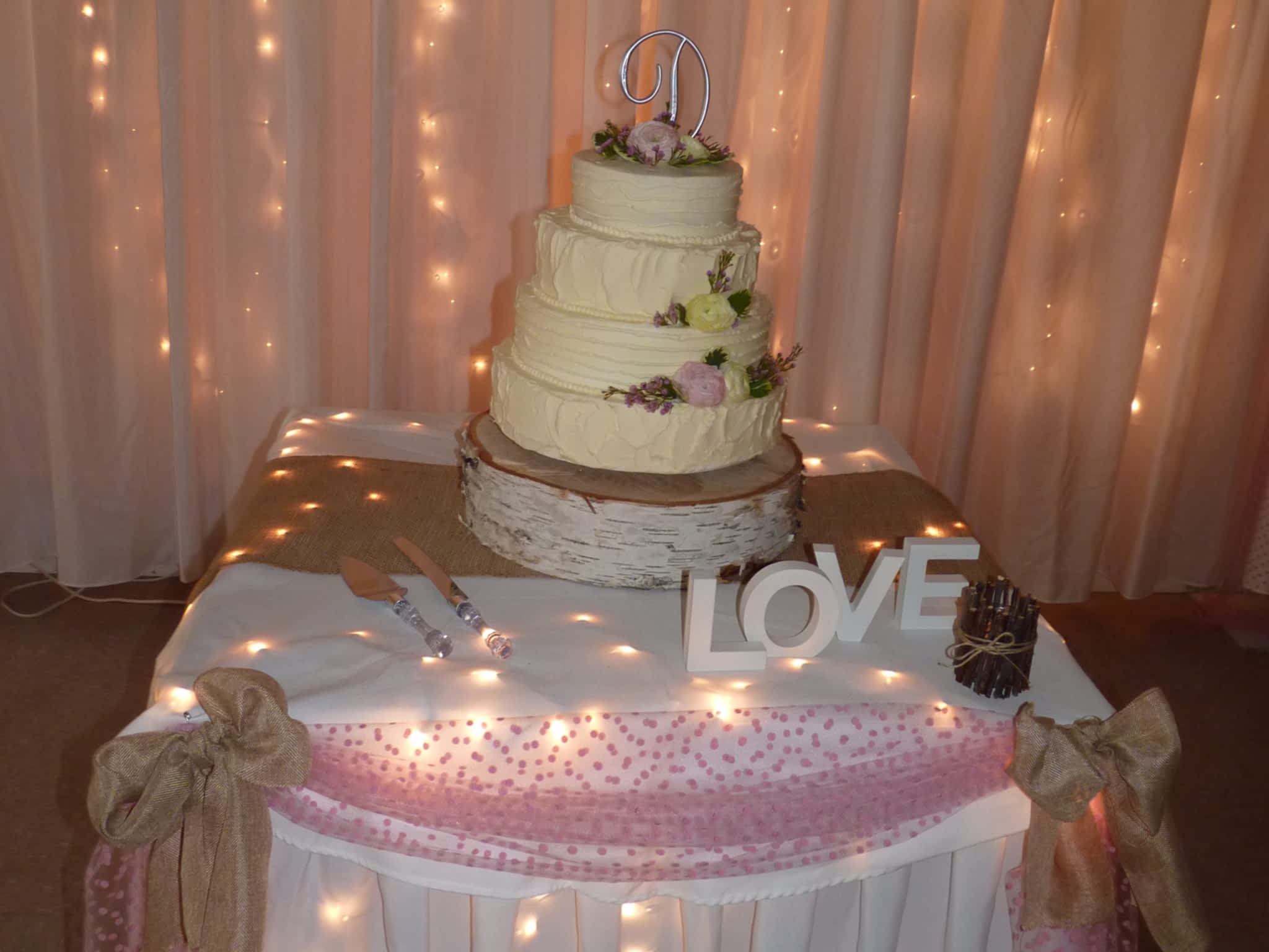photo Trailer Treasures - Flowers & Gifts