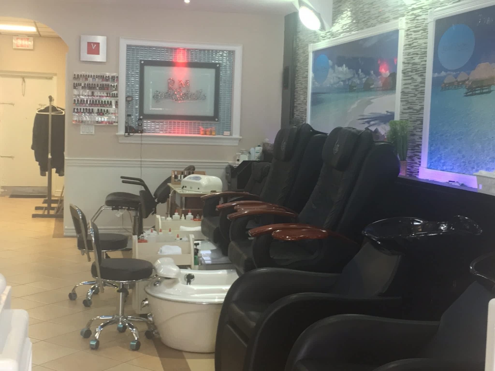 photo Red Moon Salon & Spa