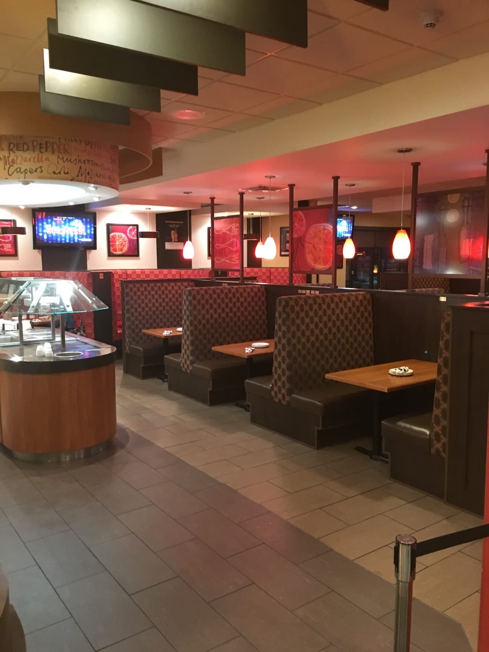 Pizza Hut Cornwall Menu Hours Prices 1313 Brookdale Avenue   Pizza Hut Cornwall Interior 1 