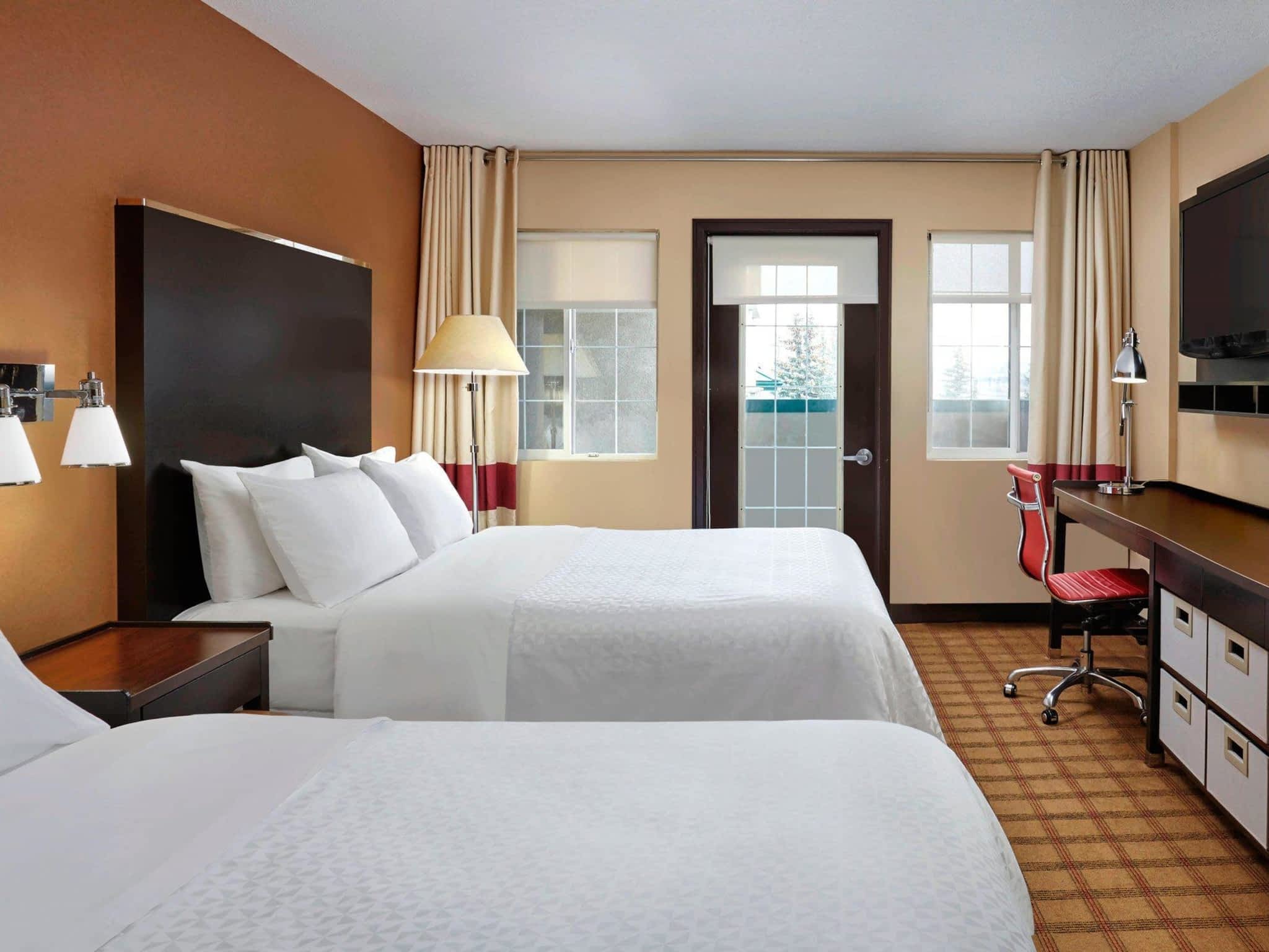 photo Four Points by Sheraton Hotel & Suites Calgary West