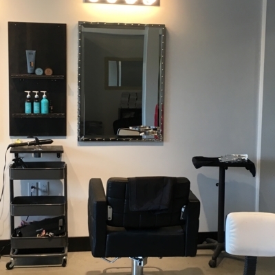 M Salon - Hairdressers & Beauty Salons