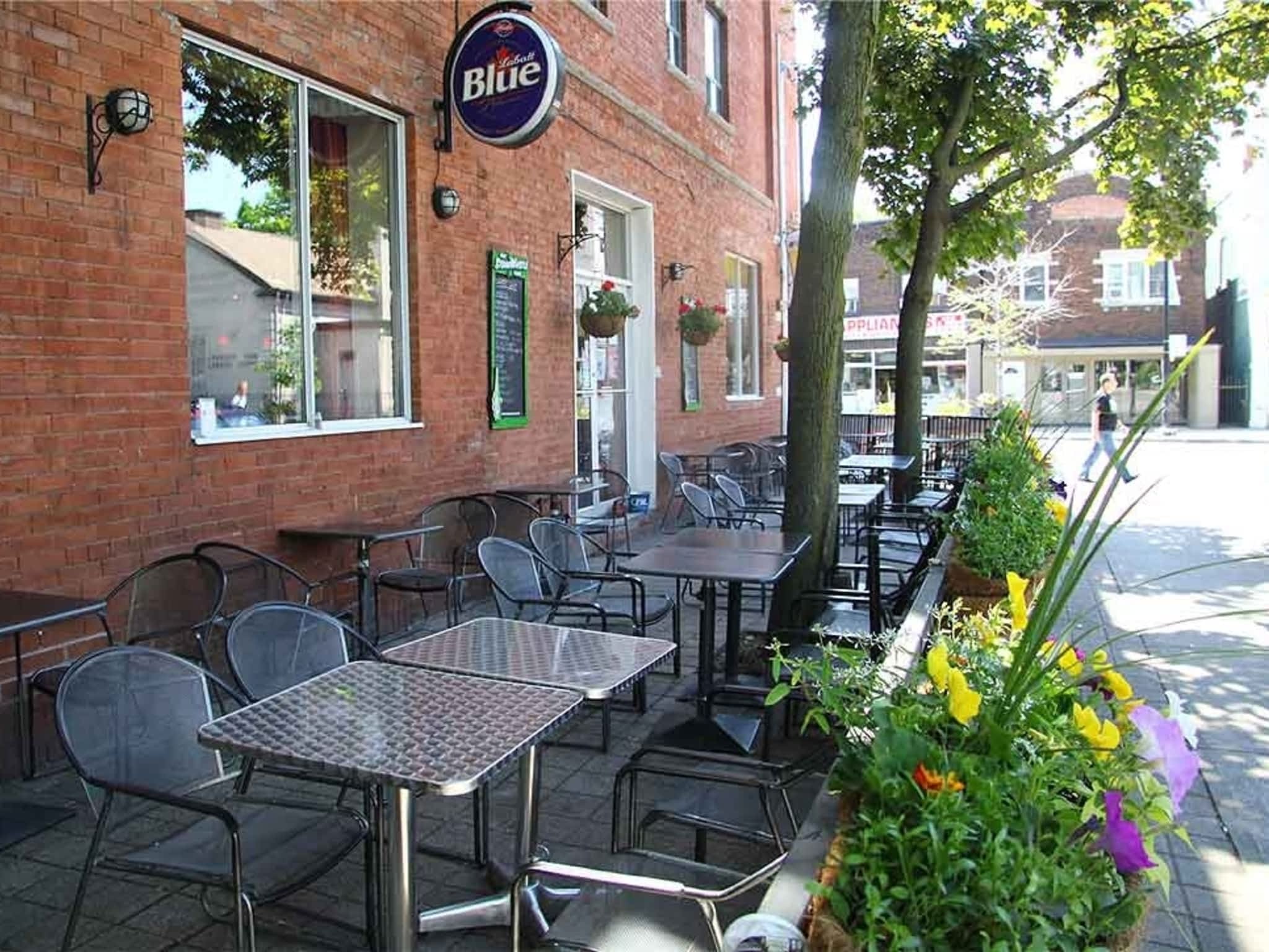 photo Axis Gallery & Grill