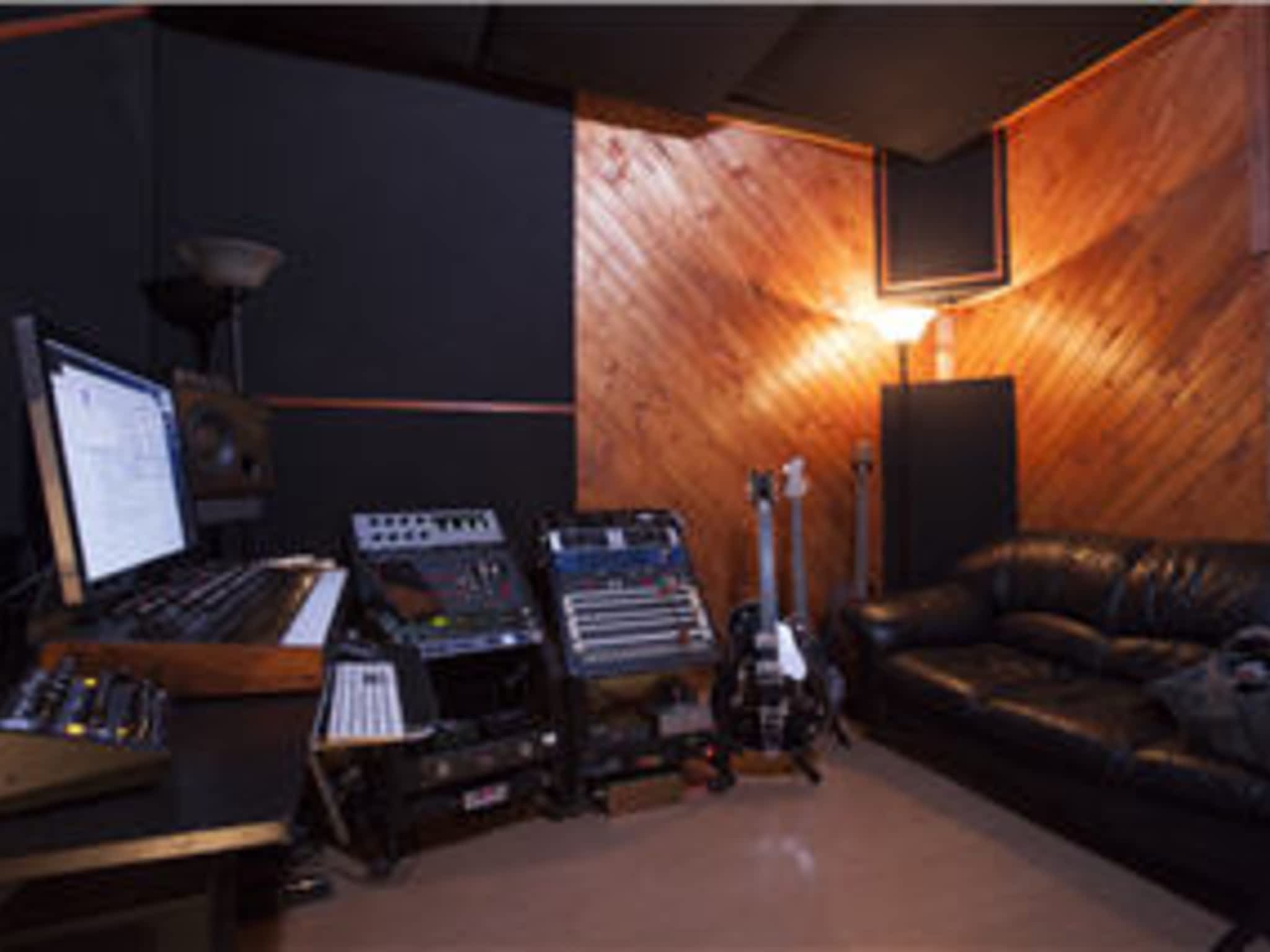 photo studioZproductions - Toronto Recording Studio