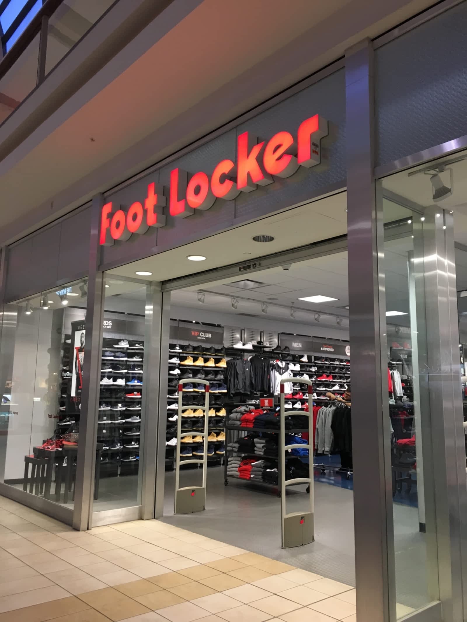 Foot Locker Horaire d'ouverture 2625 36th Street Northeast, Calgary, AB