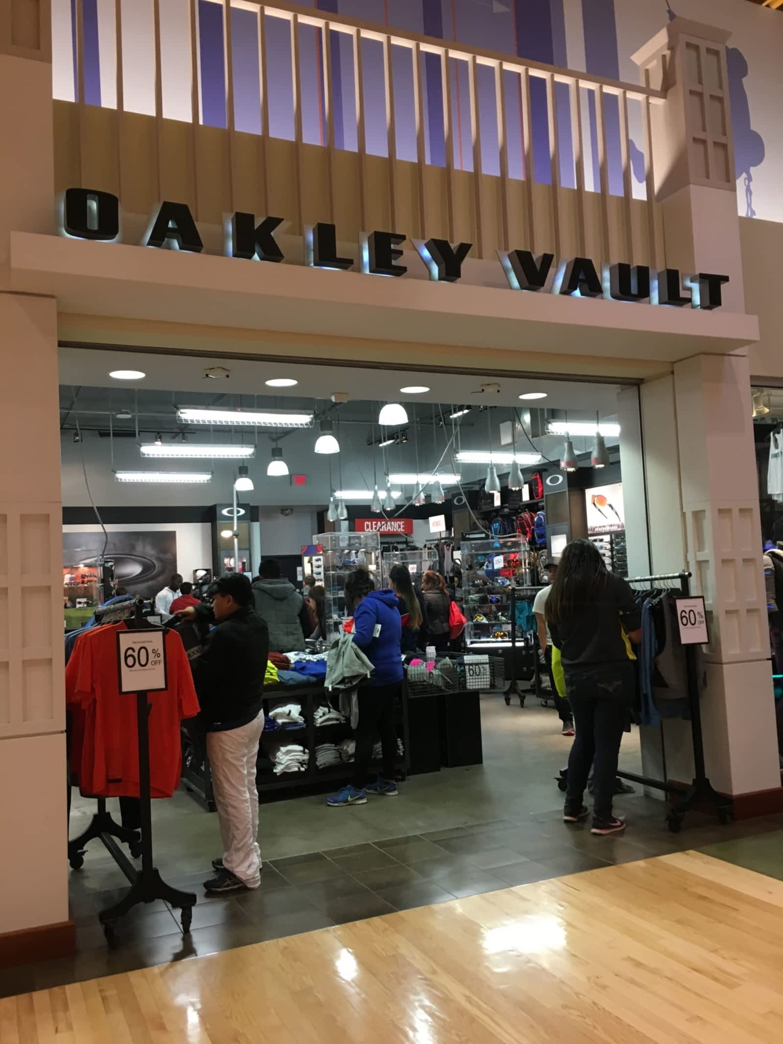 Oakley Vault - Opening Hours - 261055 
