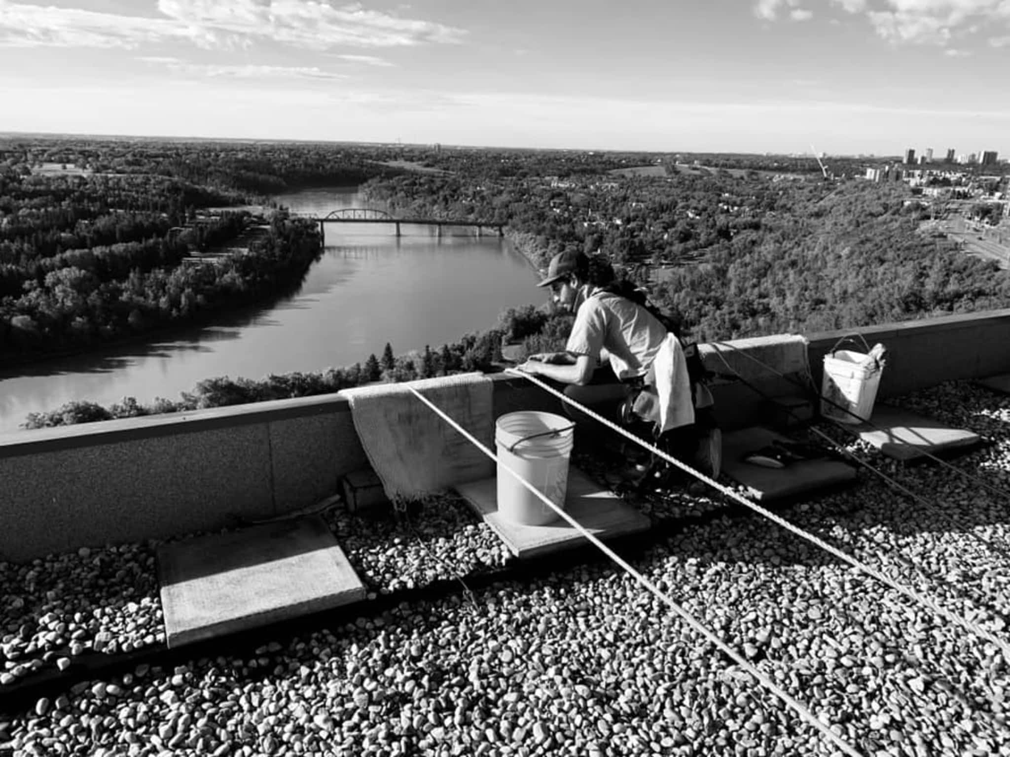 photo Paneless Window Eavestrough & Pressure Cleaning