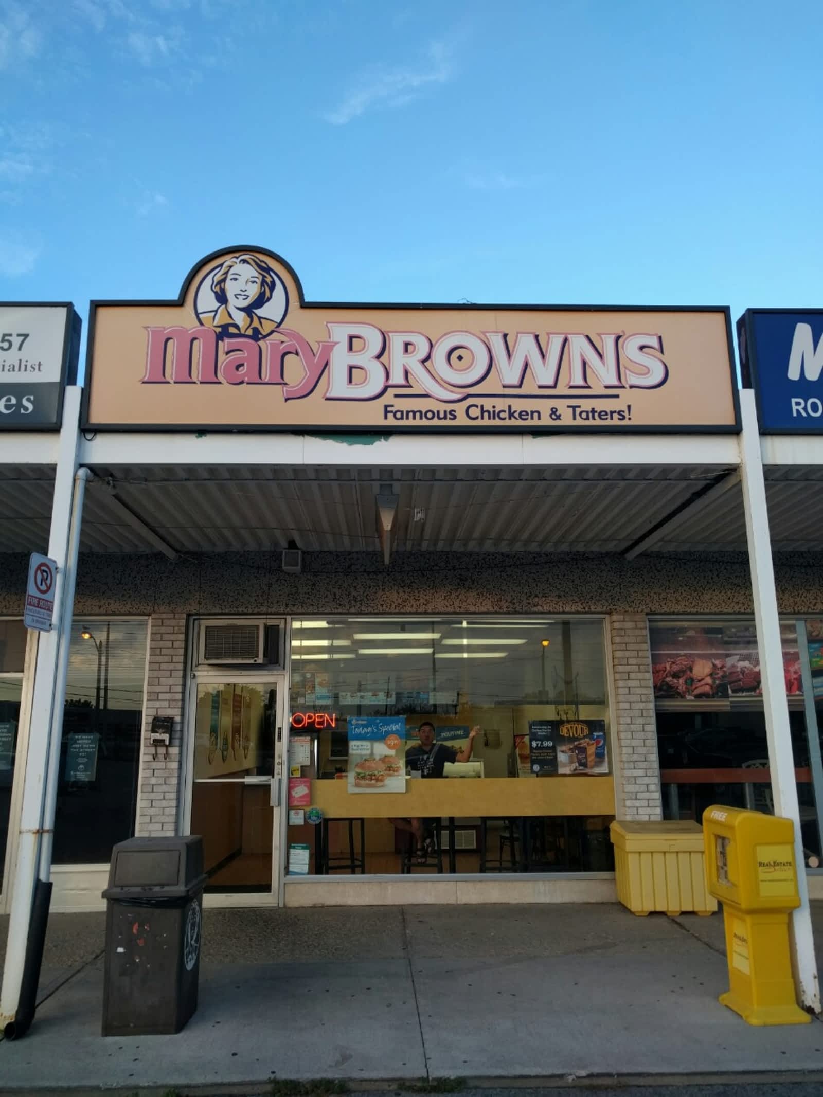 Mary Brown's Opening Hours 145 Queen St N, Mississauga, ON
