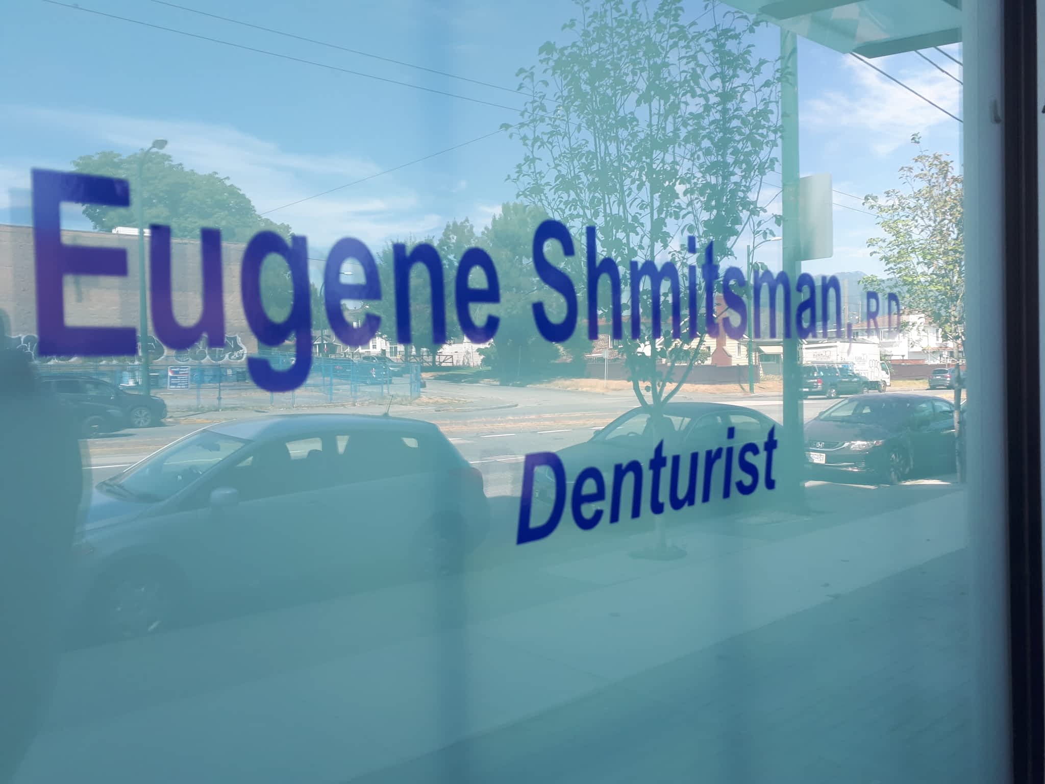 photo Shmitsman Denture Clinic