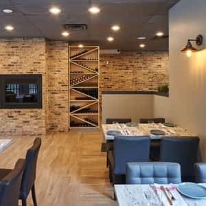 Next Door Restaurant Menu Horaire Et Reservation 139 Main St