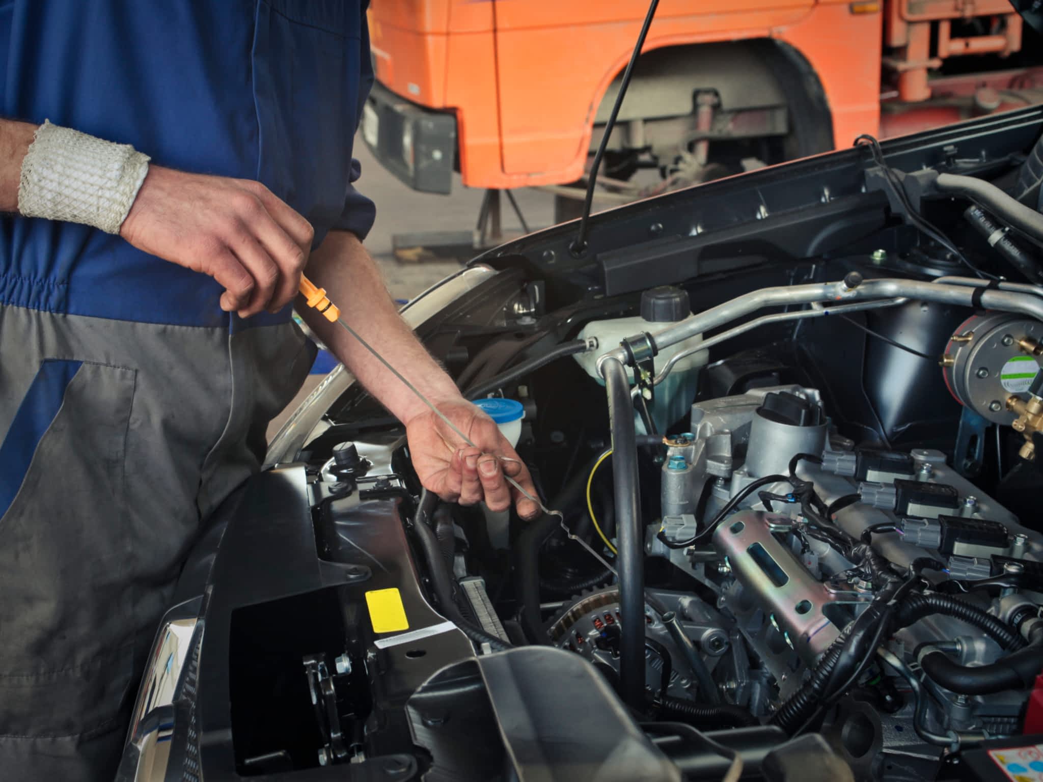 photo Aram's Auto Repairs & Service Centre