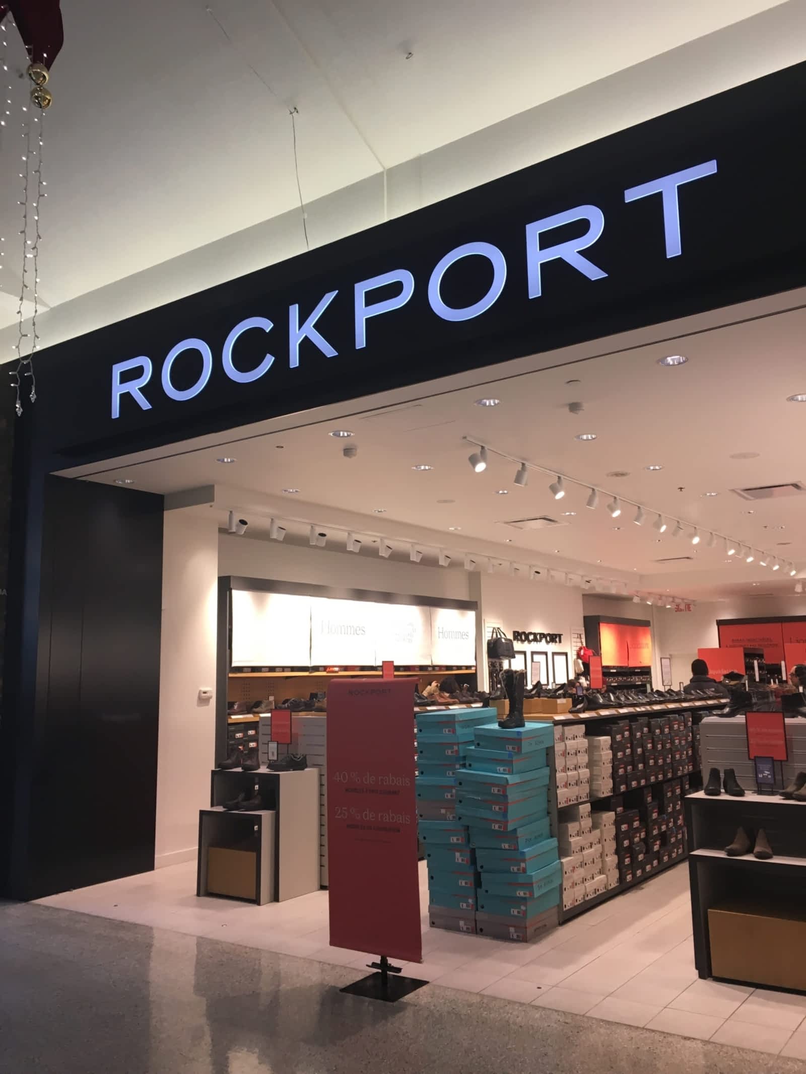 rockport stores closing