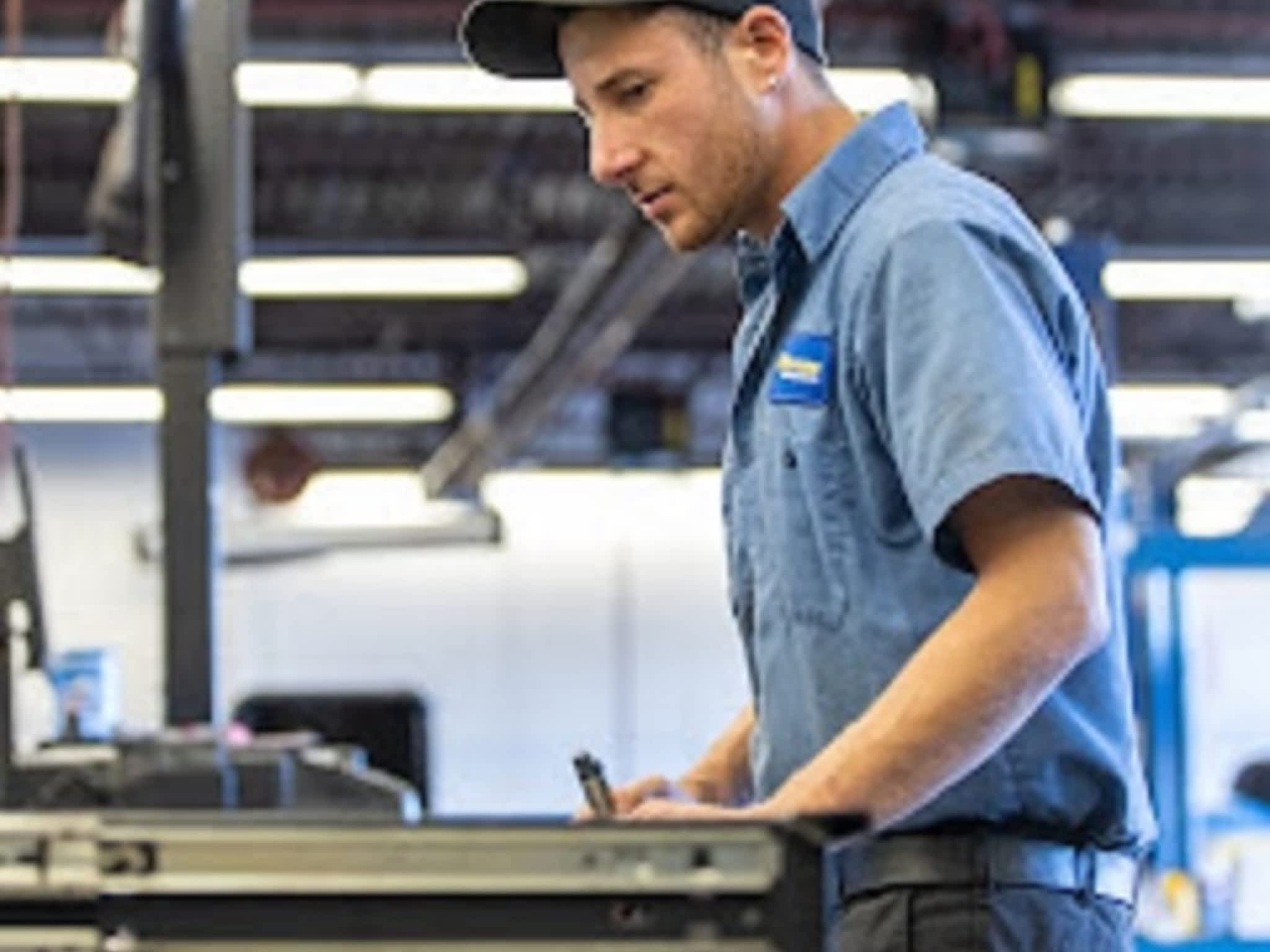 photo The Mufflerman - Chatham