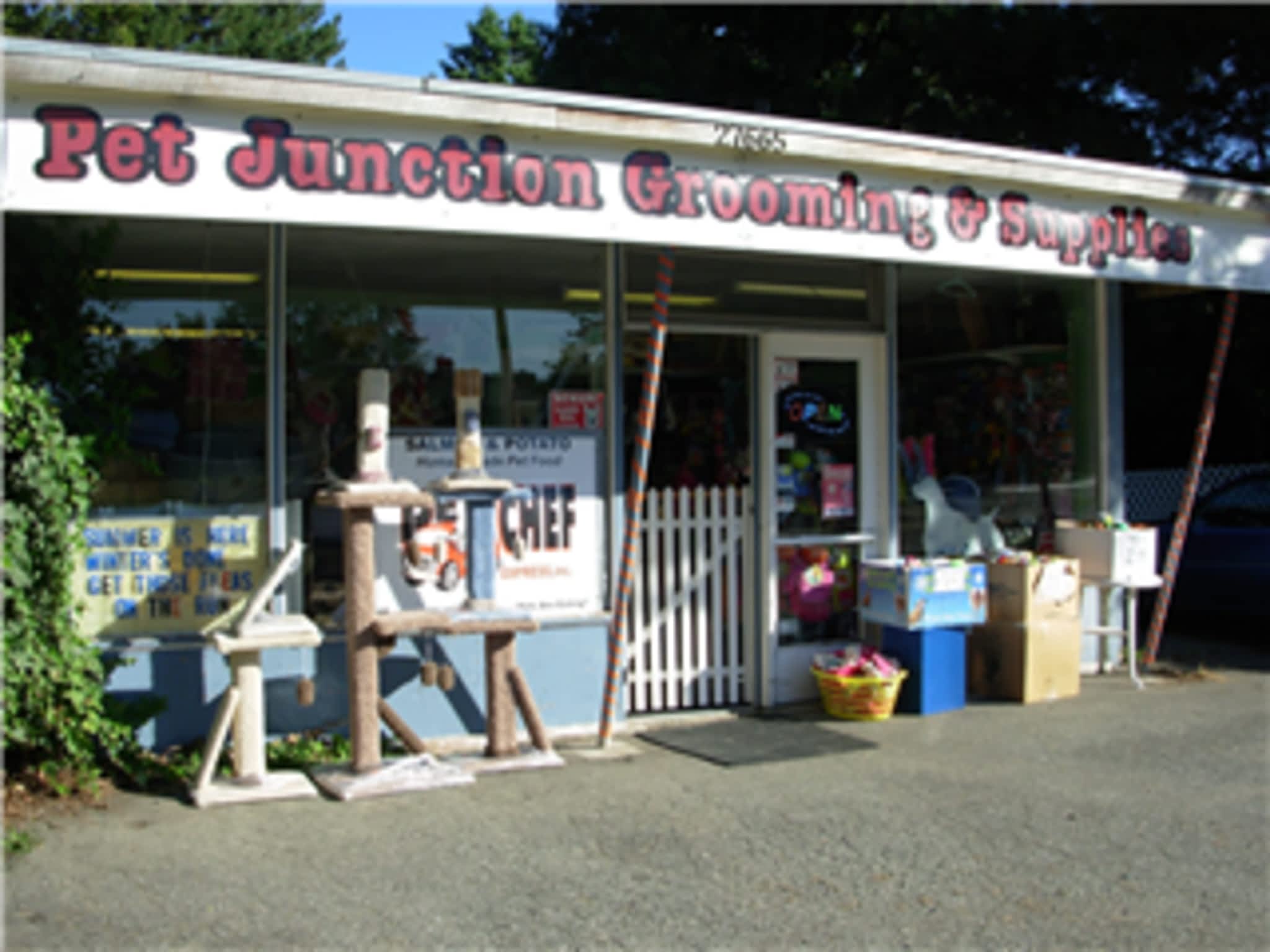 photo Pet Junction Grooming & Supplies