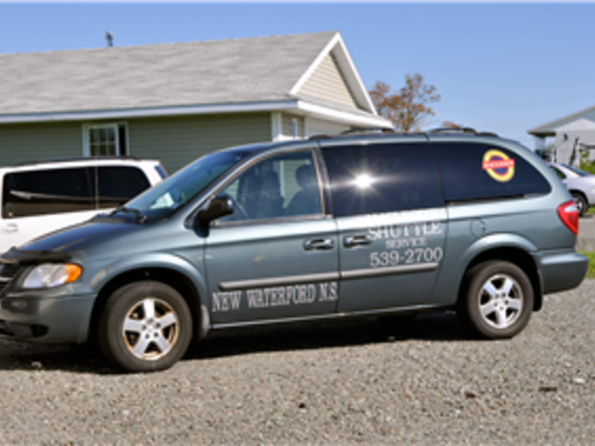 photo MacLeod's Shuttle Service