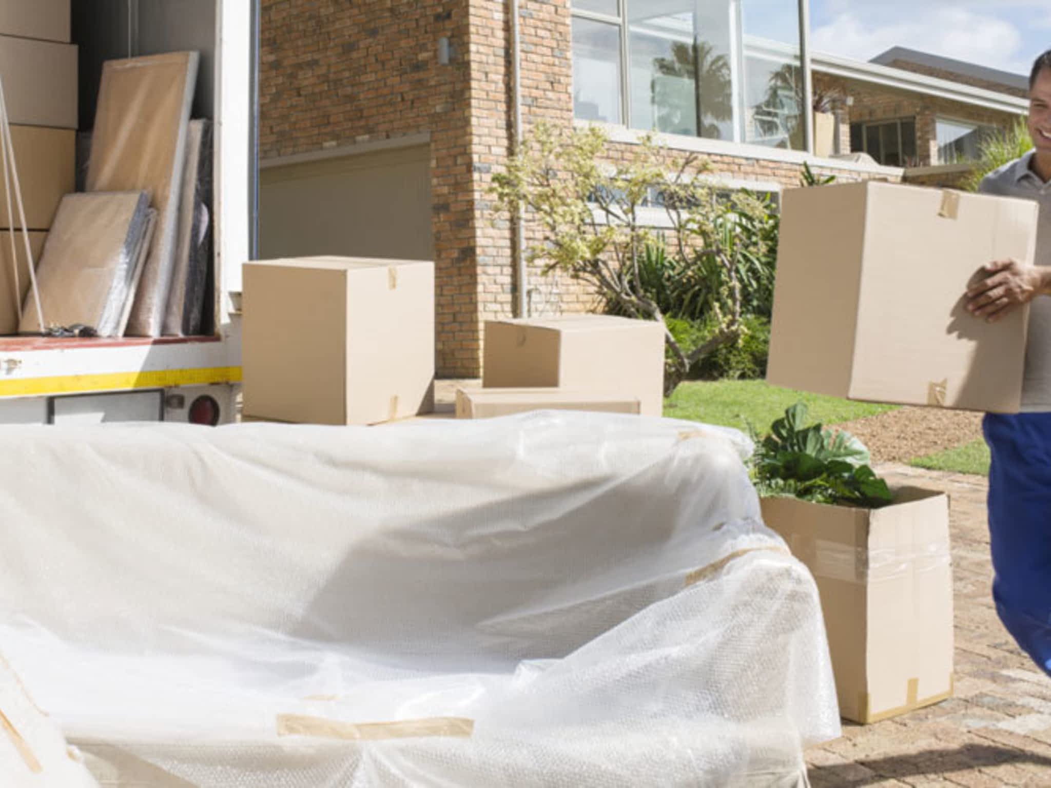 photo Cautious Movers