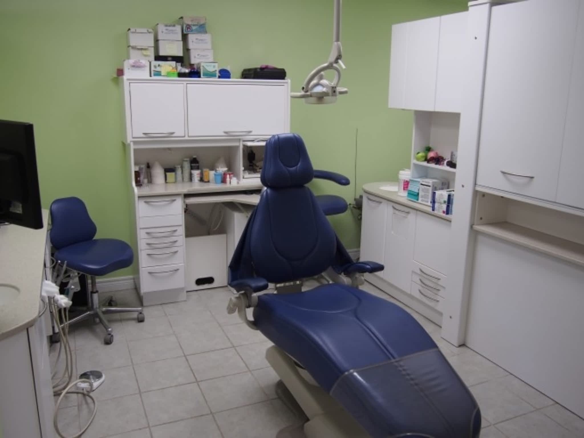 photo Grenadier Dental Clinic