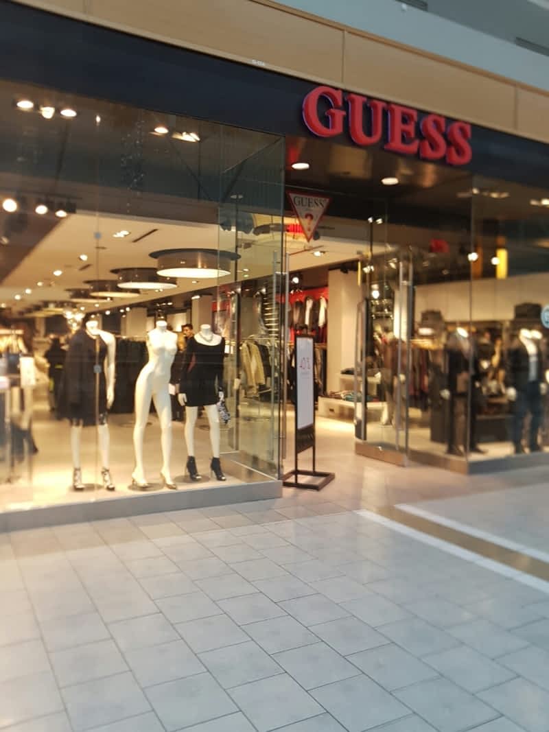 Guess hotsell outlet houston