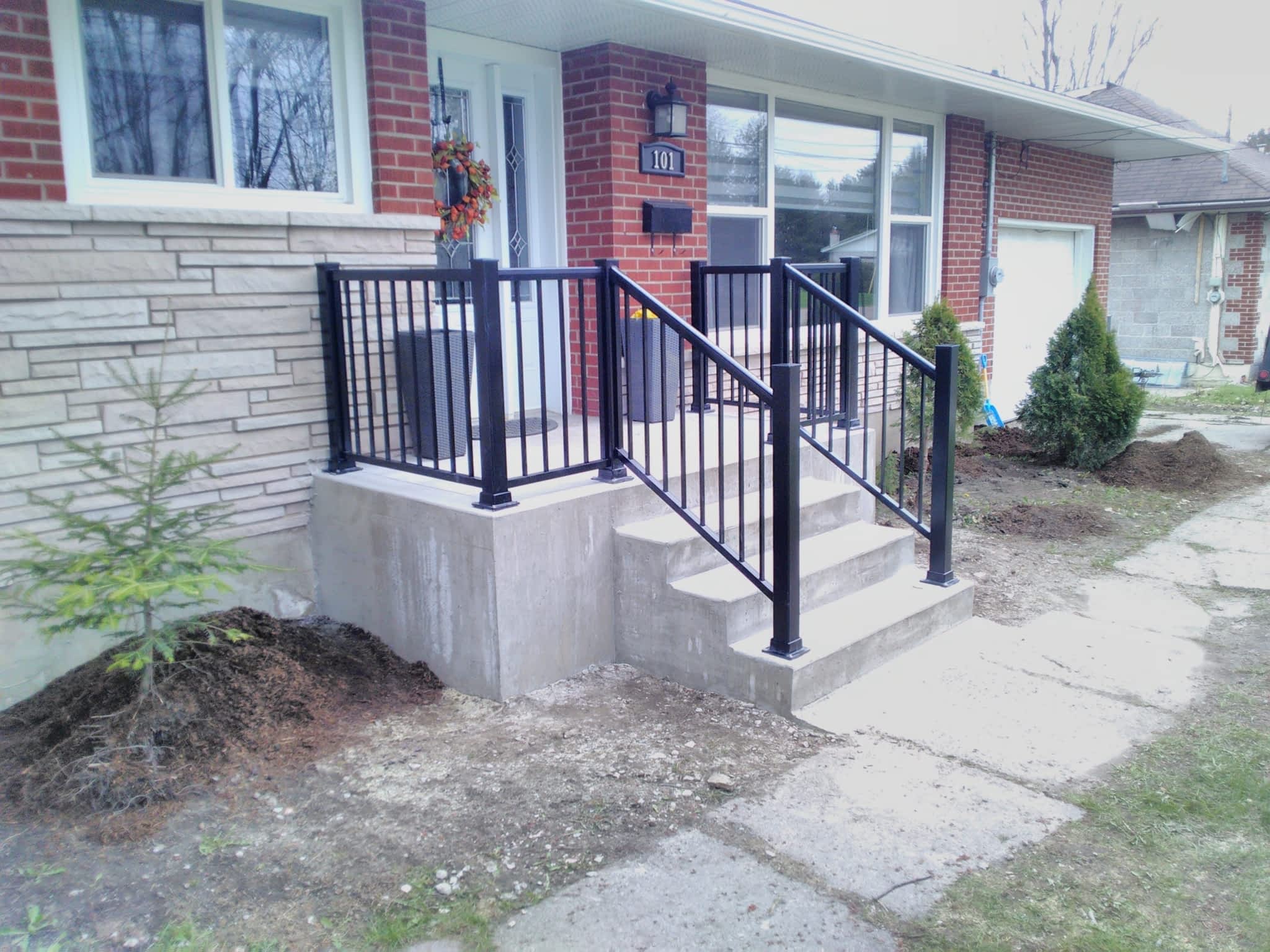 photo Ottawa Valley Aluminium Railing & Decks Co