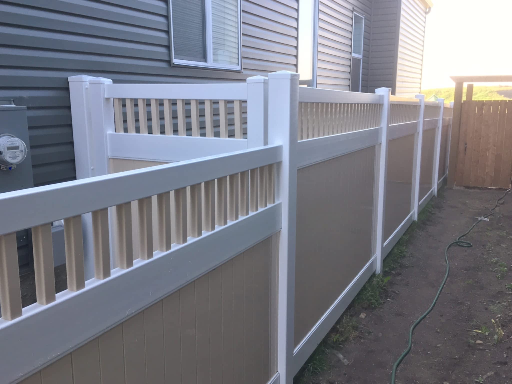 photo Decked Out Vinyl Fencing