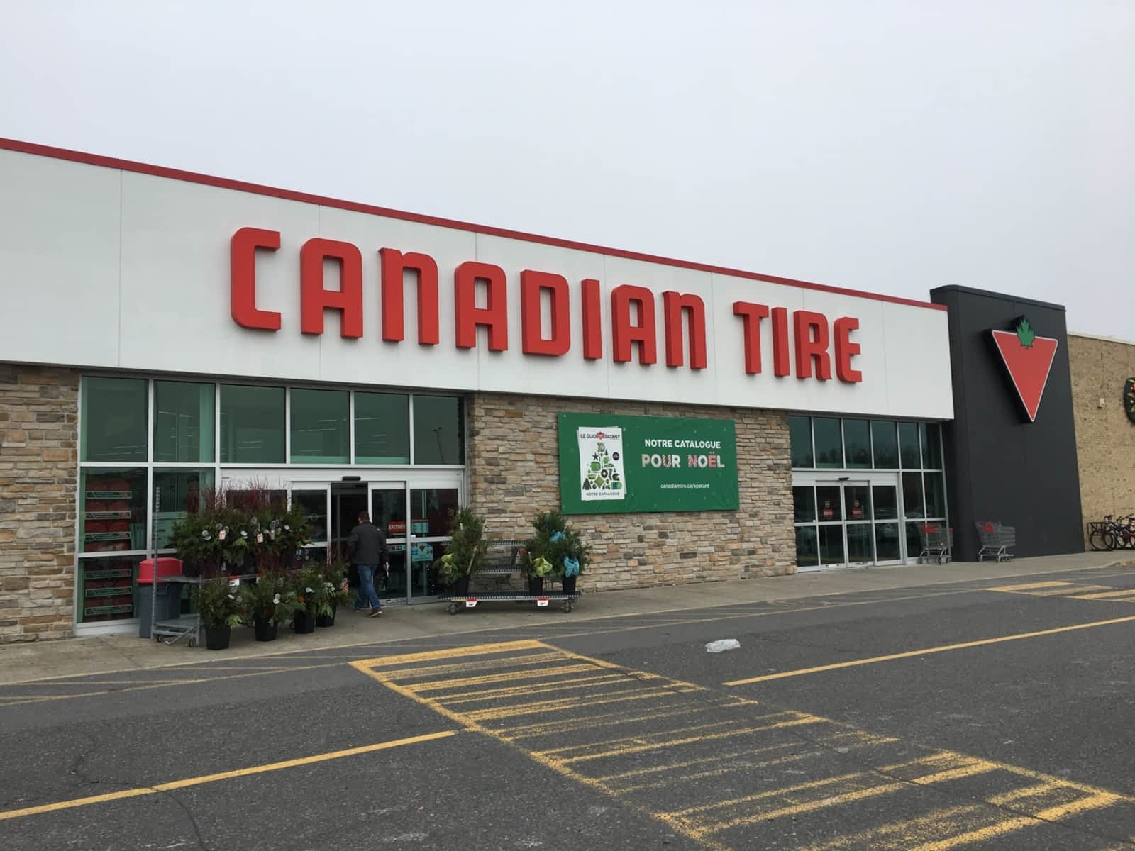Canadian Tire Devantdemagasin 2 