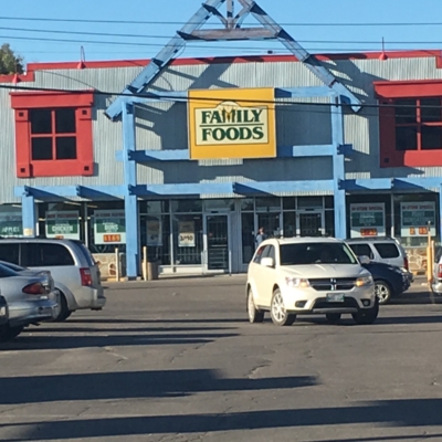 Portage Avenue Family Foods - Épiceries