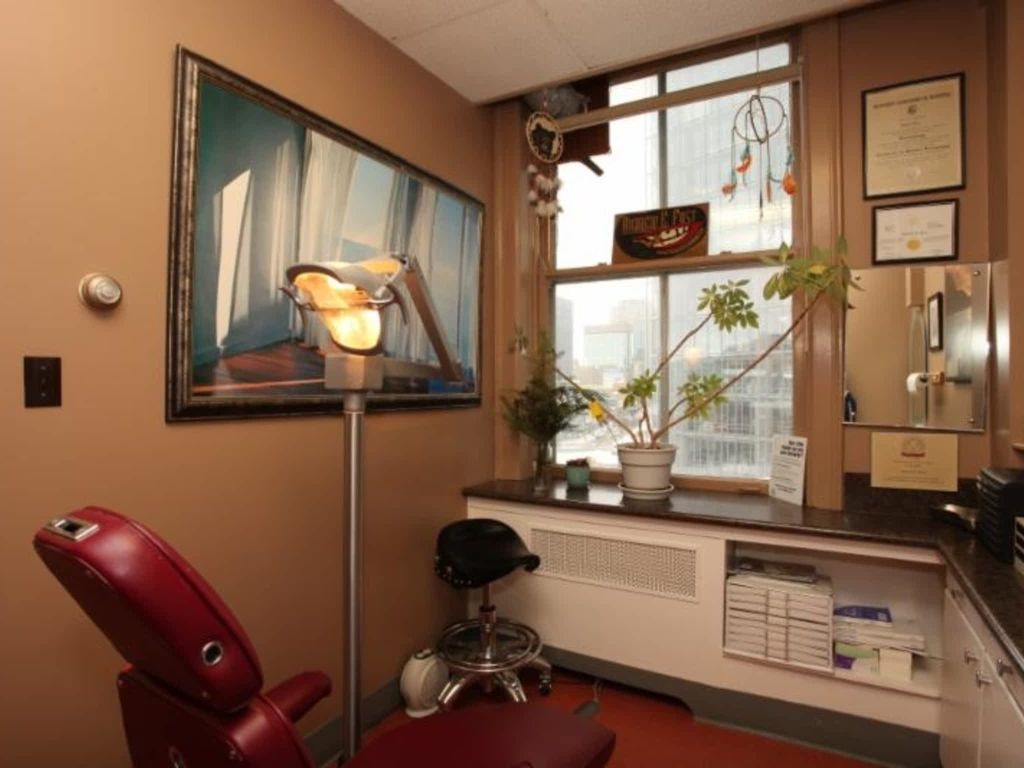 photo Eleonore's Denture Clinic