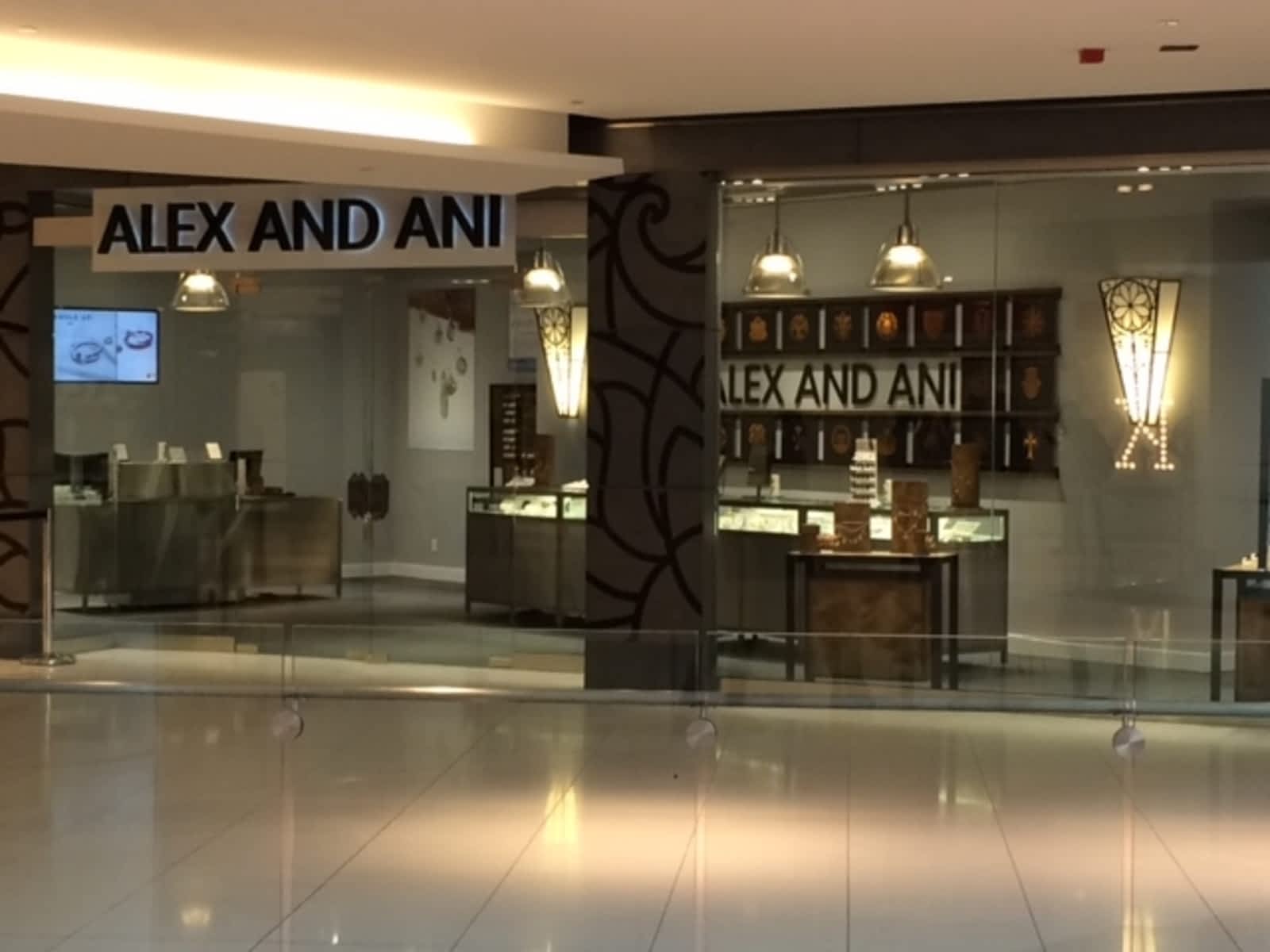 alex and ani store hours