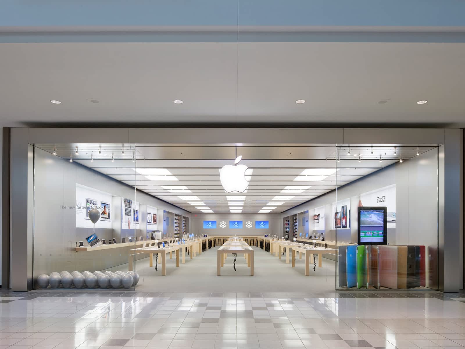 Store centre. Apple Store. АПЛ стор Минск. Эппл сторе Канада. Эпл стор Белгород Сити Молл.