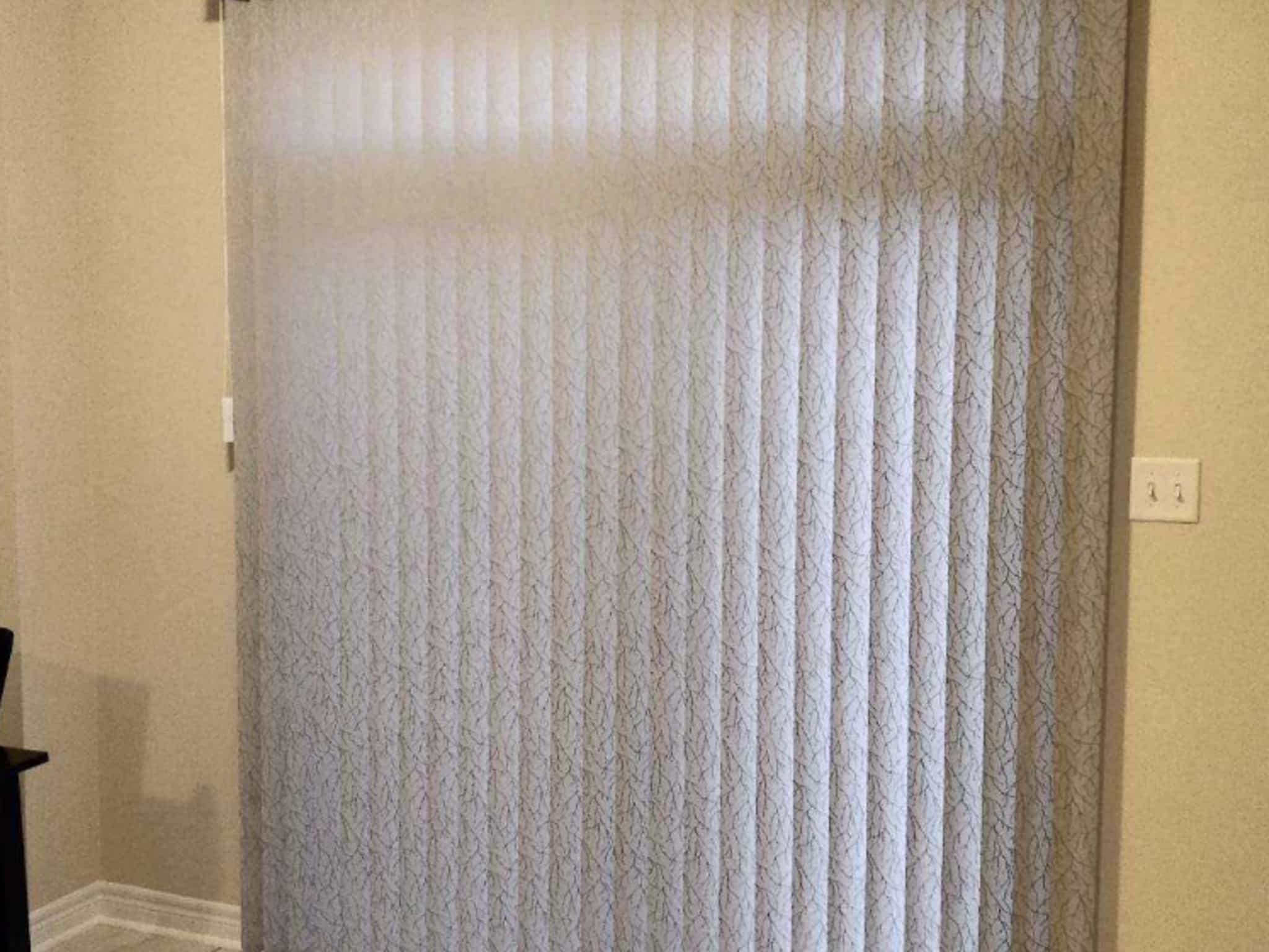 photo Diamond Custom Shutters