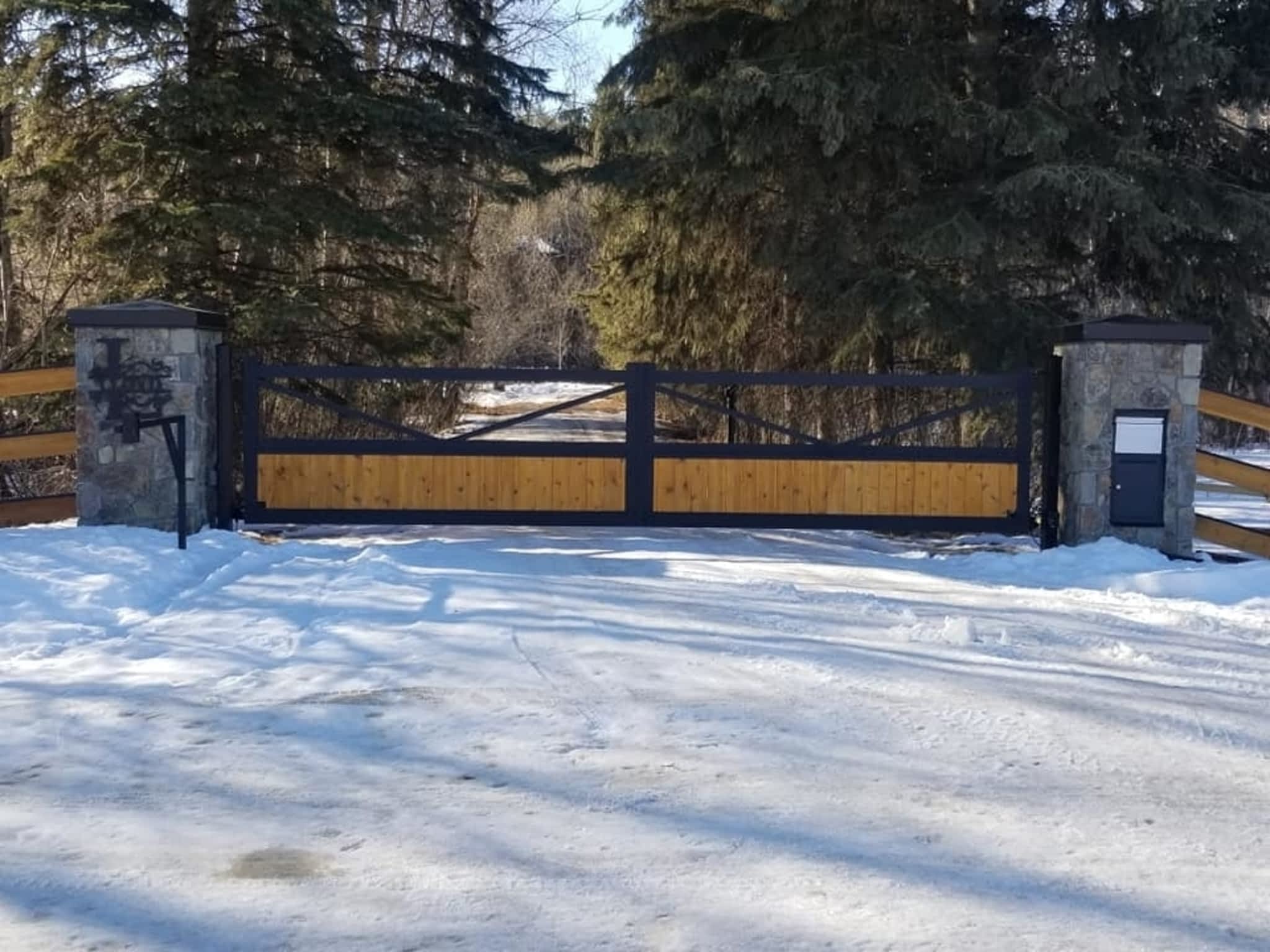 photo Alberta Gate & Fence