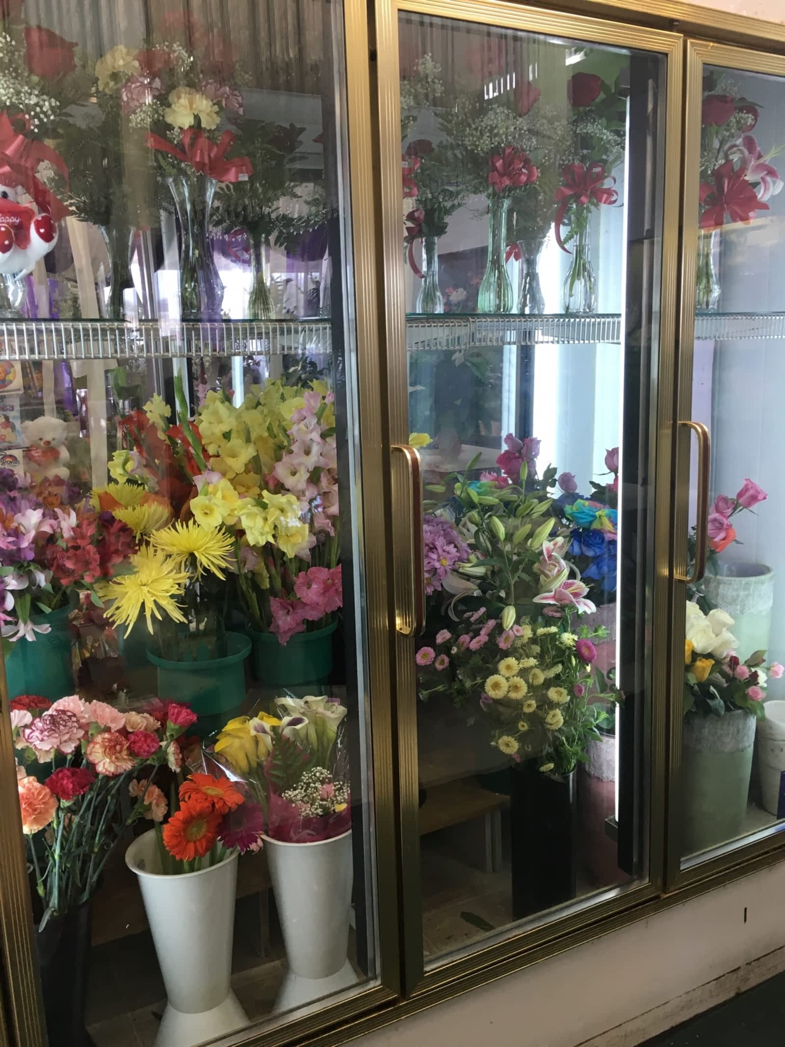 Shalimar Flower Shop Opening Hours 227 Queen St E, Brampton, ON