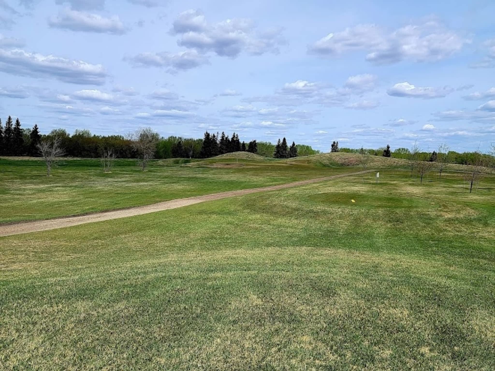 photo Edmonton Garrison Memorial Golf Course