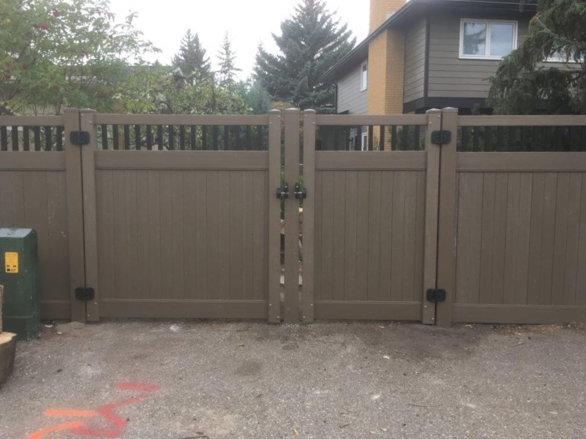 photo Decked Out Vinyl Fencing