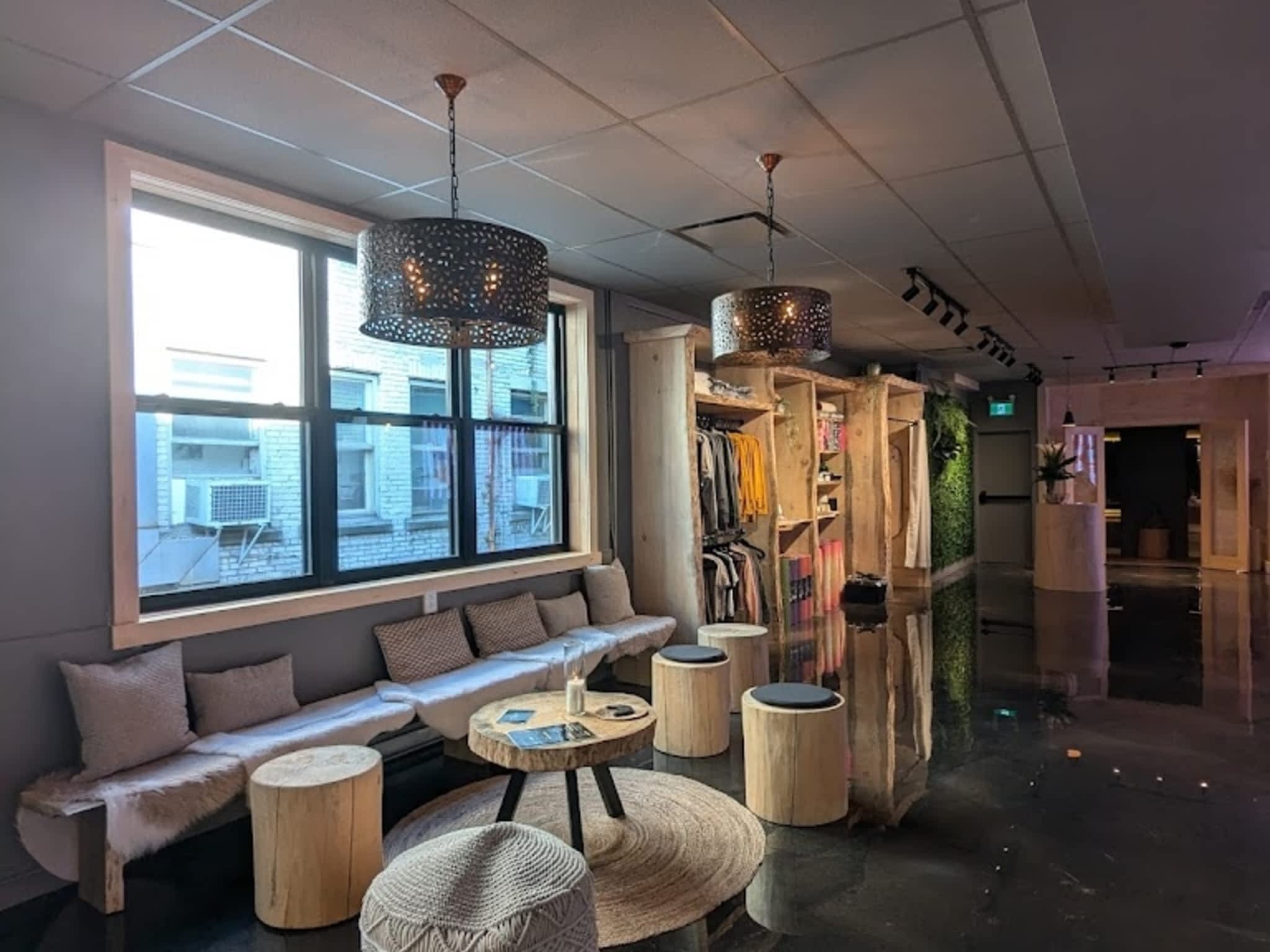 photo Idolem Hot Yoga Chaud Verdun