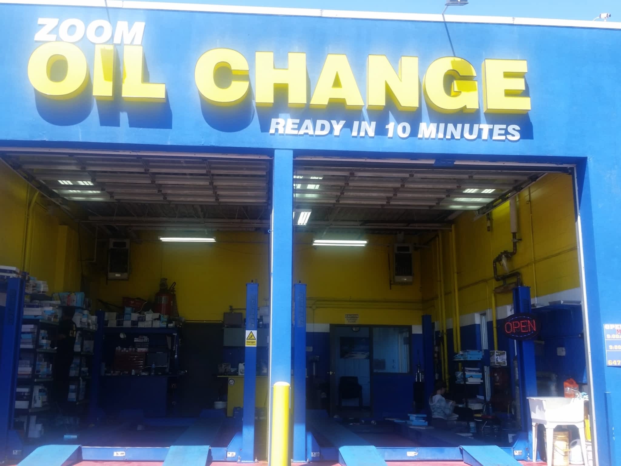 photo Zoom Oil Change