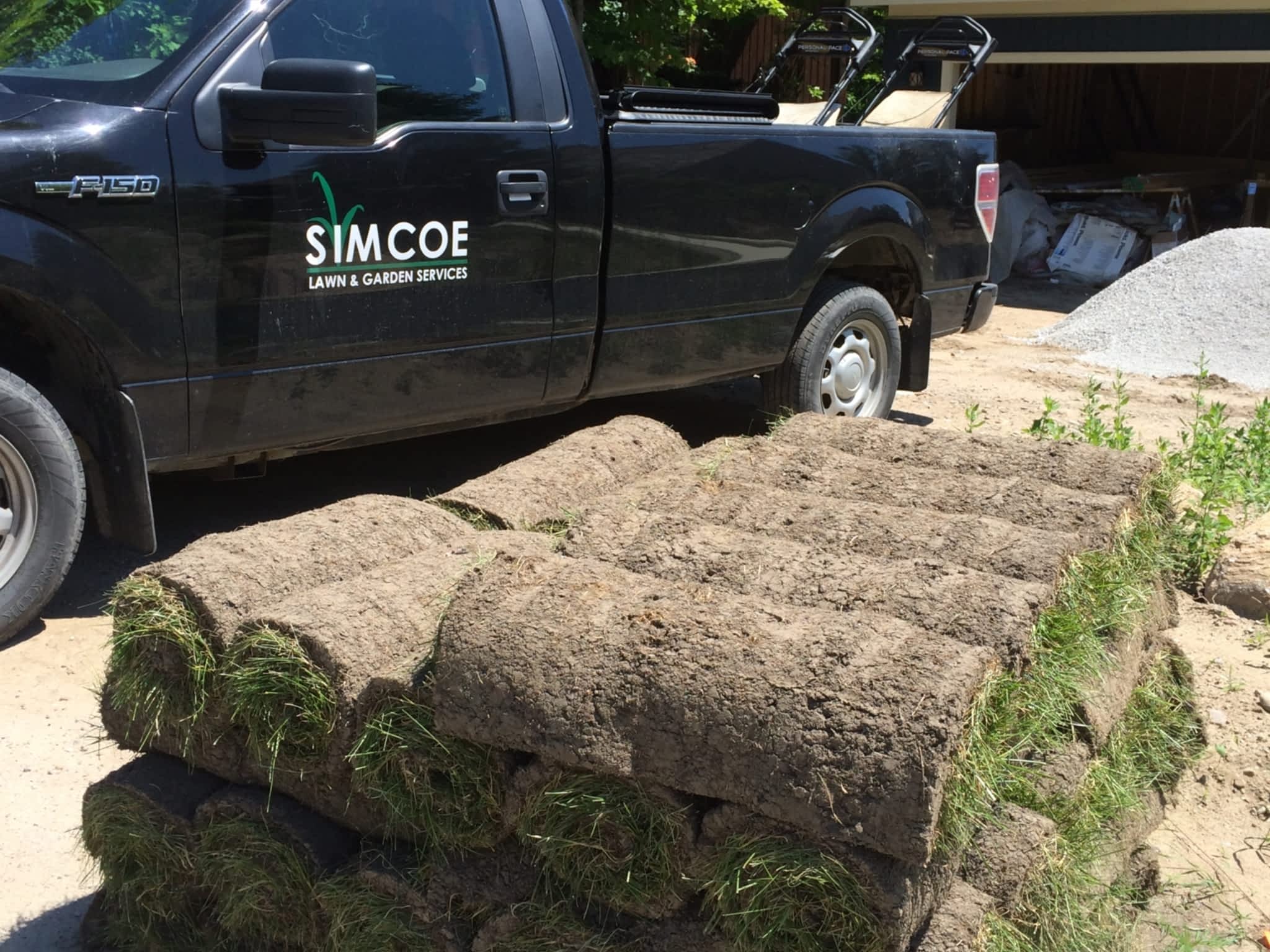 photo Simcoe Lawn & Garden Services