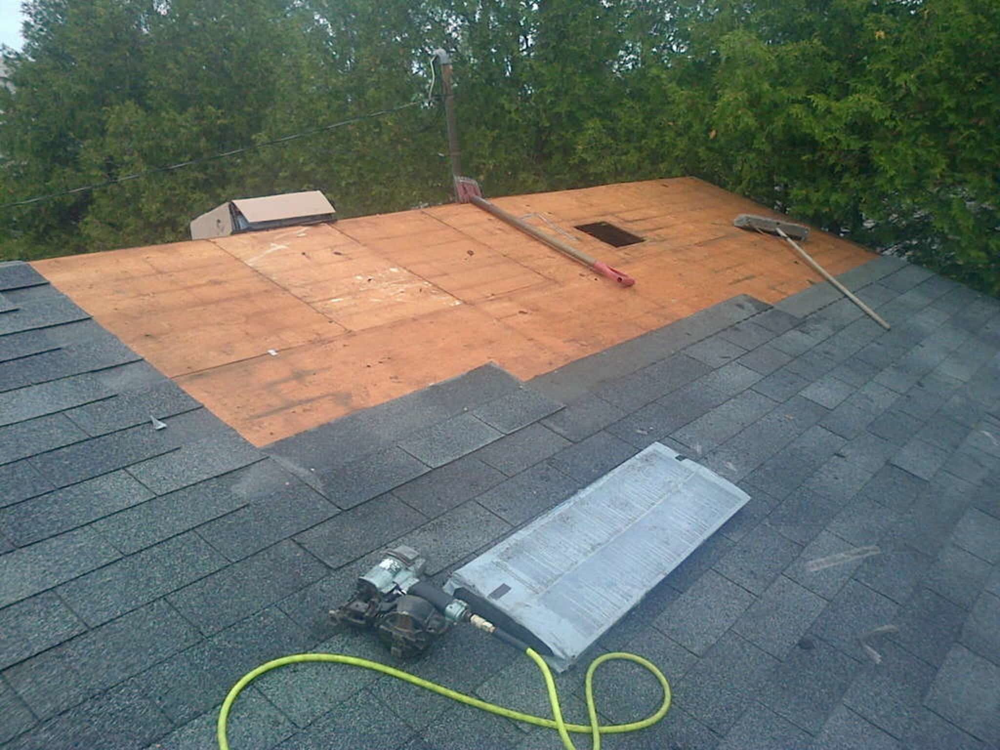 photo Apex Roofing & Eavestrough