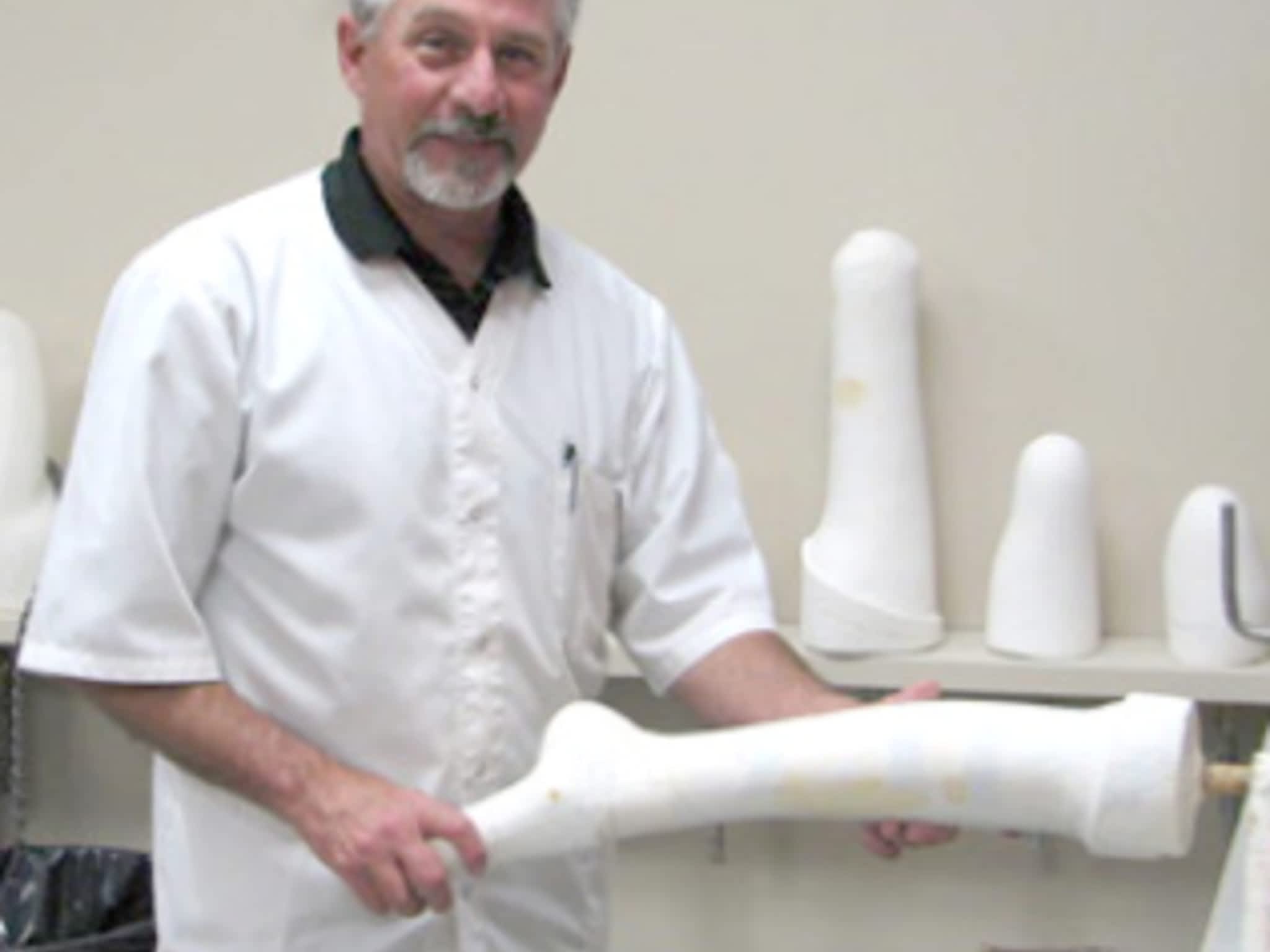 photo Edmonton Prosthetic Services Inc