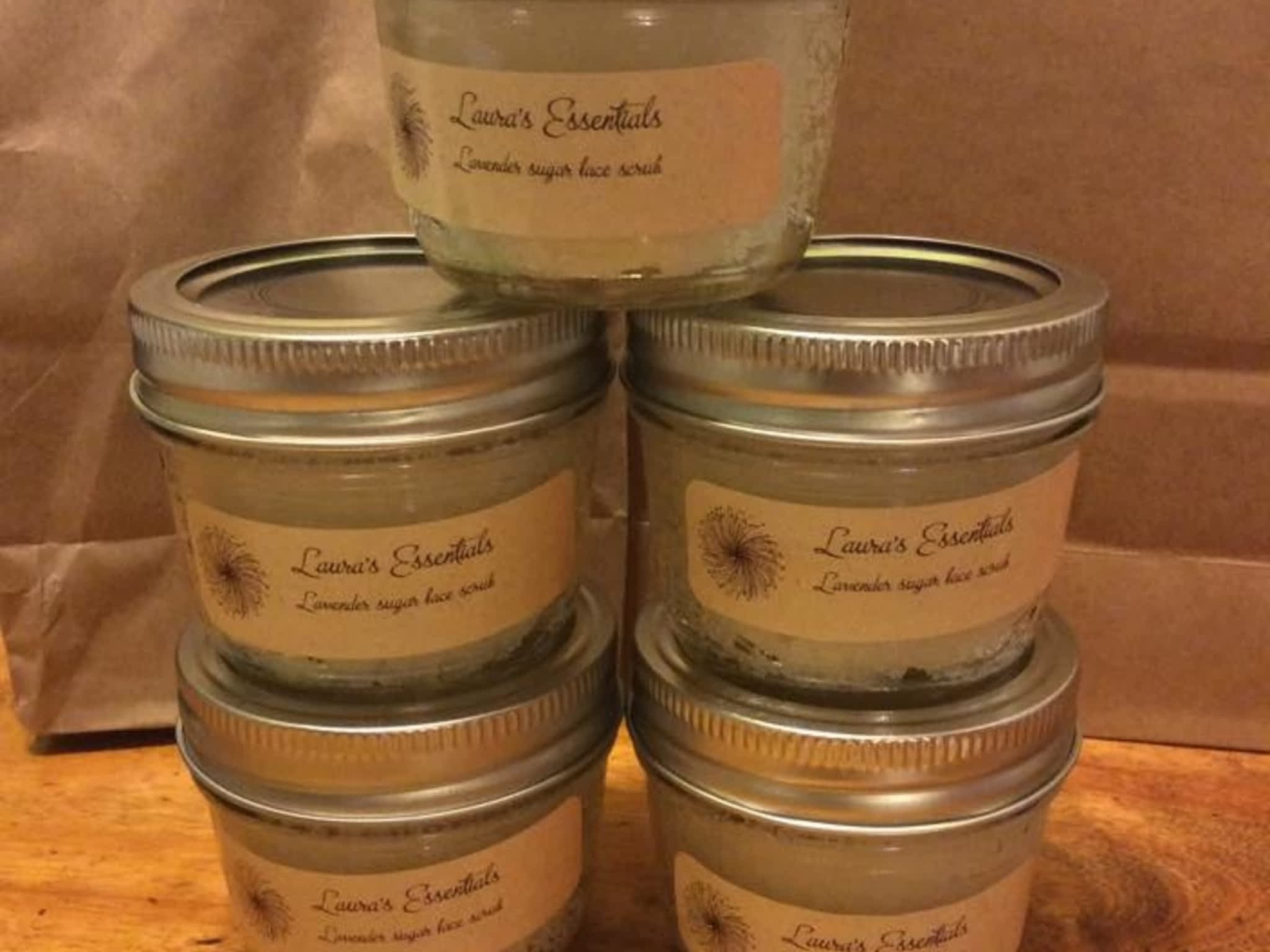 photo Laura's Essentials