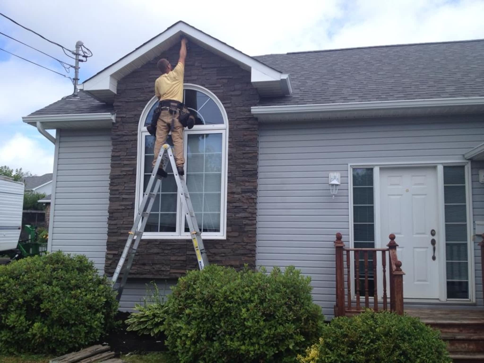 photo RJ's Exteriors