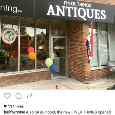 Finer Things Antiques & Curios - Antiquaires